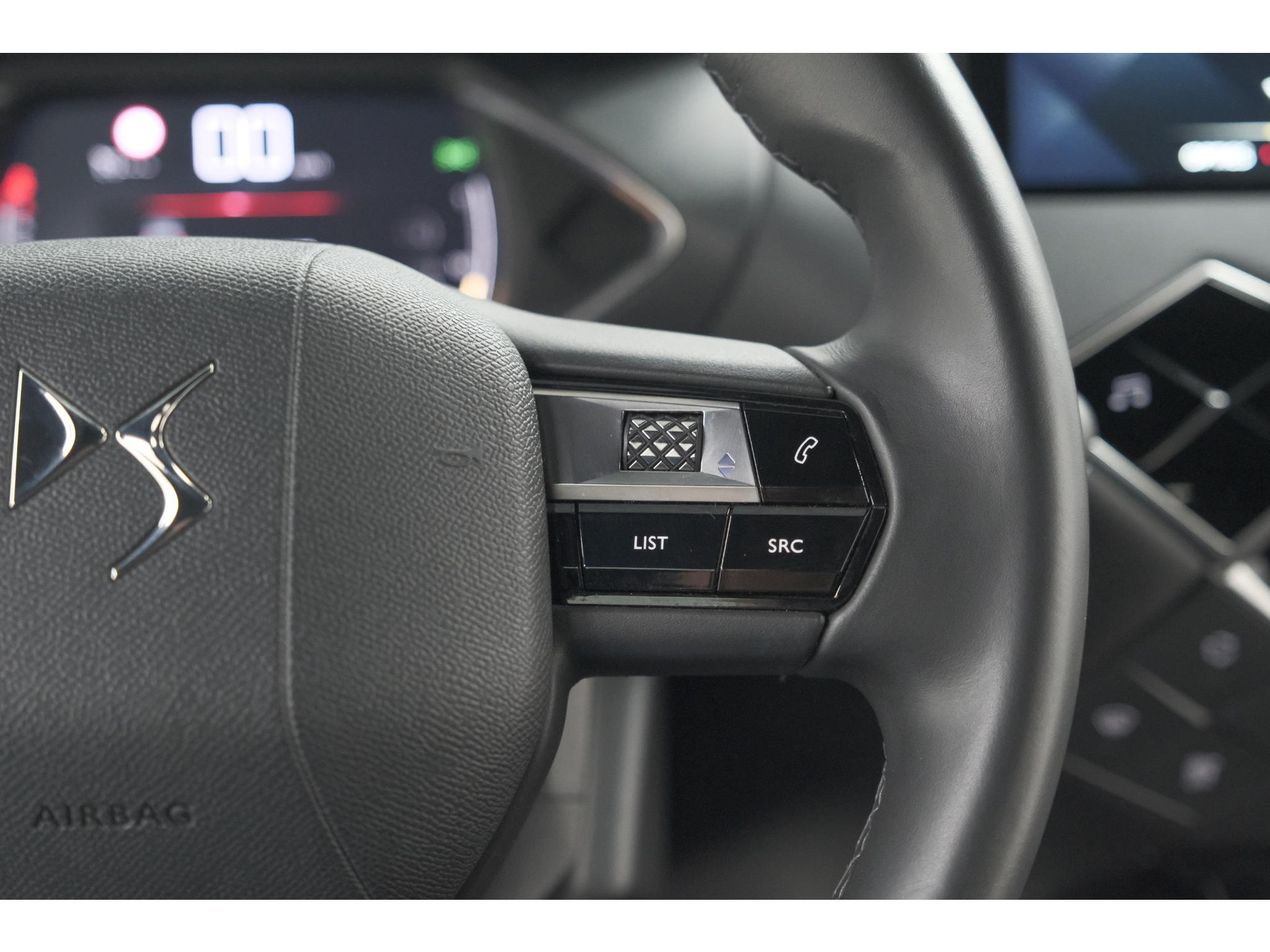 DS 3 Crossback PureTech 100 Montmartre | Parkeersensoren | Apple Carplay | Allseason Banden | Navigatie | Climate Control