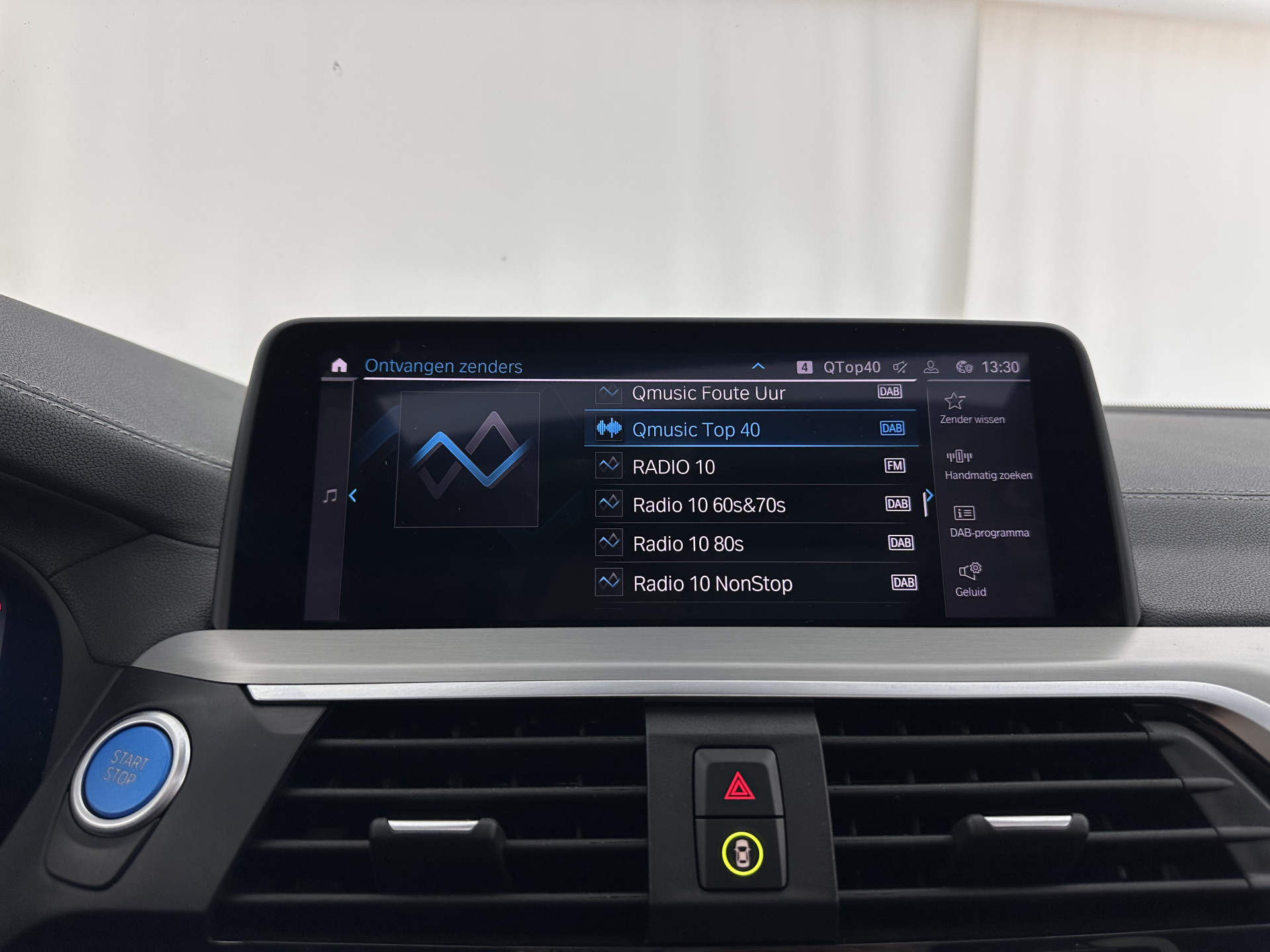 BMW iX3 High Executive 80 kWh [ 3-Fase-11kW ] {SOH-98%} (INCL-BTW) Aut. *PANO | LEATHER | HARMAN/KARDON | FULL-LED | BLINDSPOT | MEMORY-PACK | DIGI-COCKPIT | HEATED-SPORTSEATS | KEYLESS | TOPVIEW | DAB+ | NAVI-FULLMAP | HEAD-UP | PRIVACY-GLASS | .