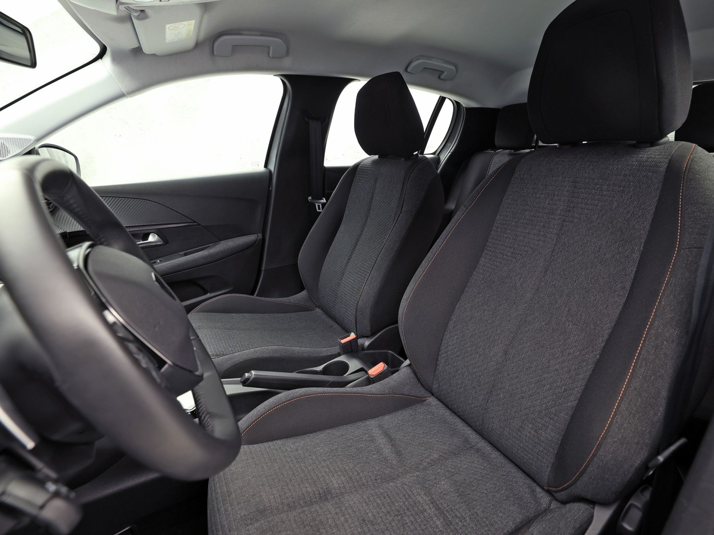 Peugeot 208 1.2 Hybrid 110 e-DCS6 Sport Style Automaat (APPLE CARPLAY, NAVIGATIE, PARKEERSENSOREN, SPORTSTOELEN, LANE ASSIST, CRUISE, NIEUWSTAAT)