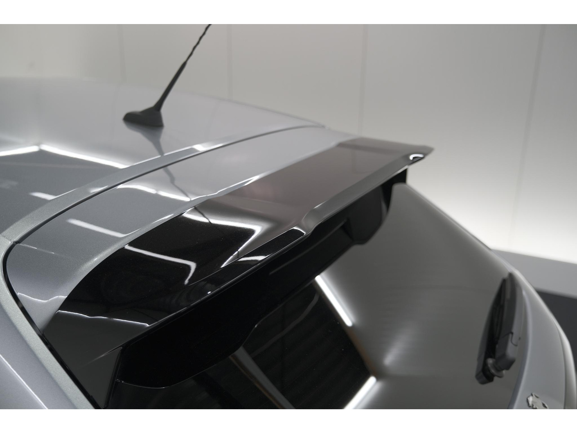 Peugeot 208 PureTech 100 EAT8 Allure Pack | Camera | Navigatie | Apple Carplay | Parkeersensoren