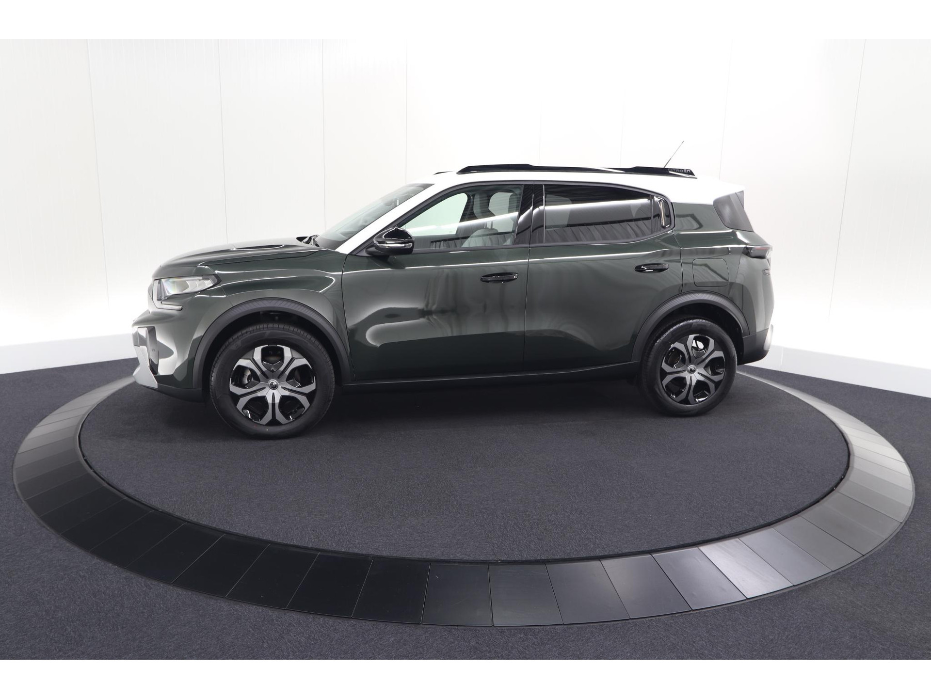 Citroen Ë-C3 Aircross Plus 113pk Extended Range 54 kWh | 11 KW Lader | Camera | Apple CarPlay | Parkeersensoren