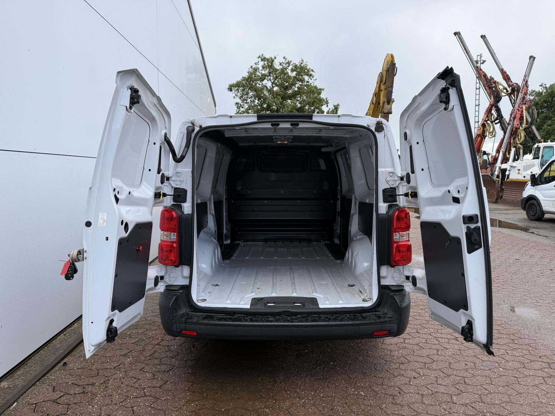 Toyota ProAce Electric Worker 75kWh 136PK L3 XL 348km WLTP EV Snelladen Climate control Cruise control Laadkabel