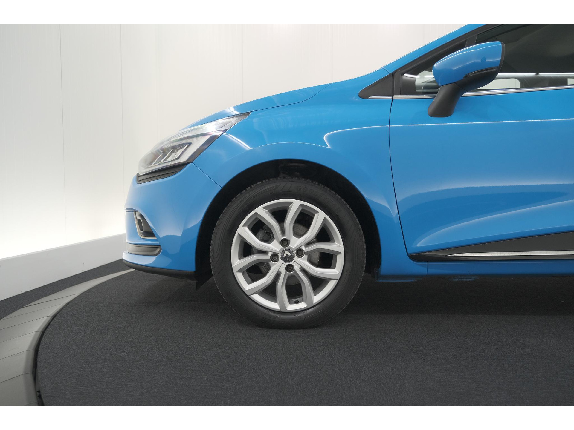 Renault Clio Estate TCe 90 Intens | Bleu De France | Parkeersensoren | Navigatie | Climate Control