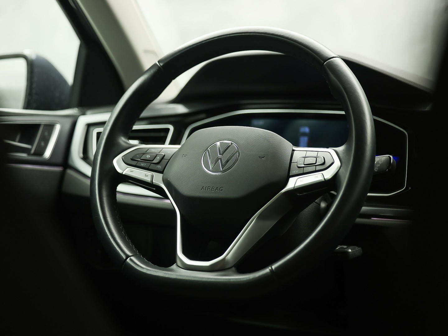Volkswagen Polo 1.0 TSI Sport Automaat (VIRTUAL COCKPIT, APPLE CARPLAY, GROOT NAVI, CLIMATE, SPORTSTOELEN, LED KOPLAMPEN, GETINT GLAS, PARKEERSENSOREN, NIEUWSTAAT)