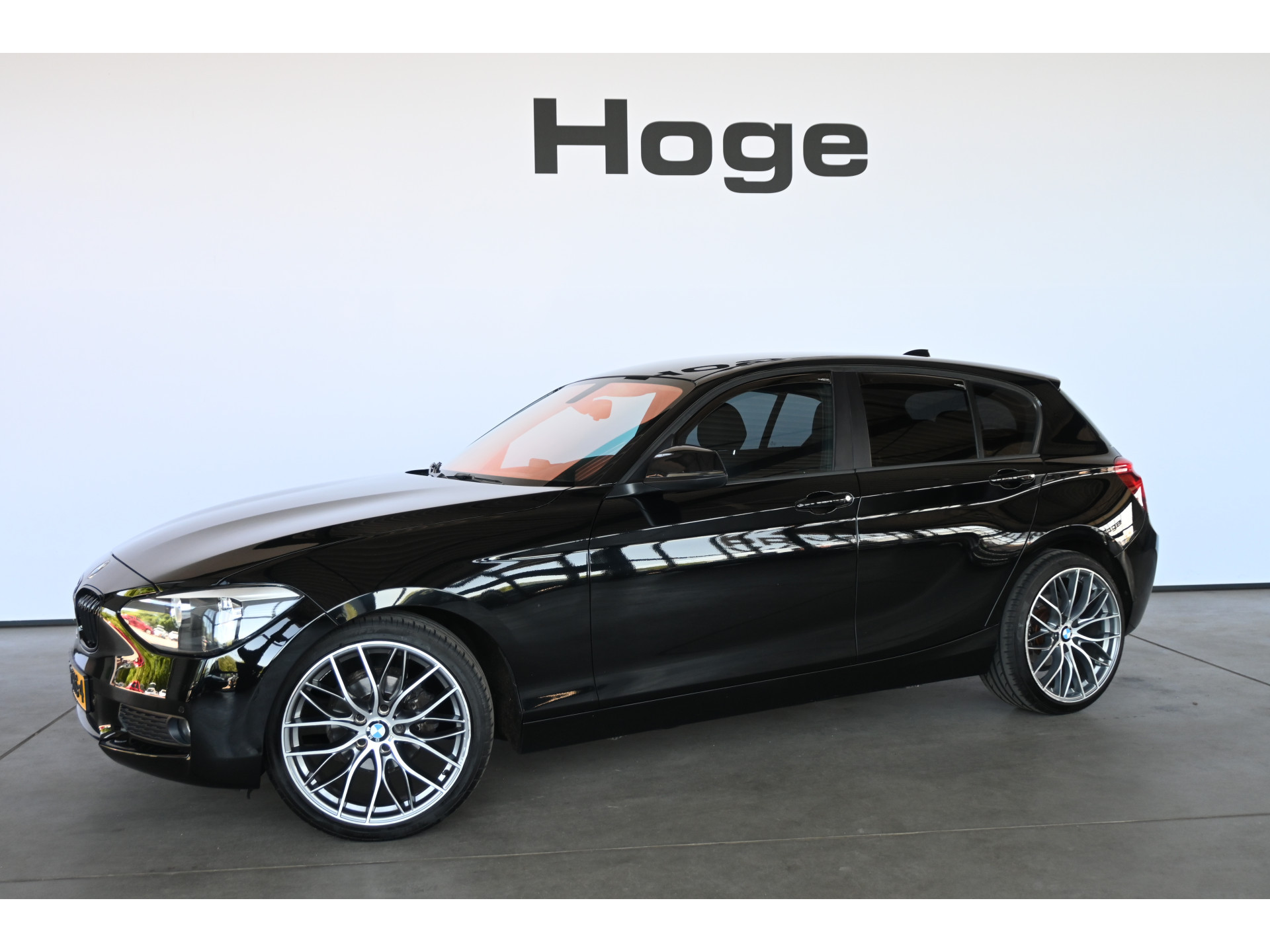 BMW 1-serie 116i Business+ Clima Cruise control Navigatie Xenon Stoelverwarming Inruil Mogelijk!