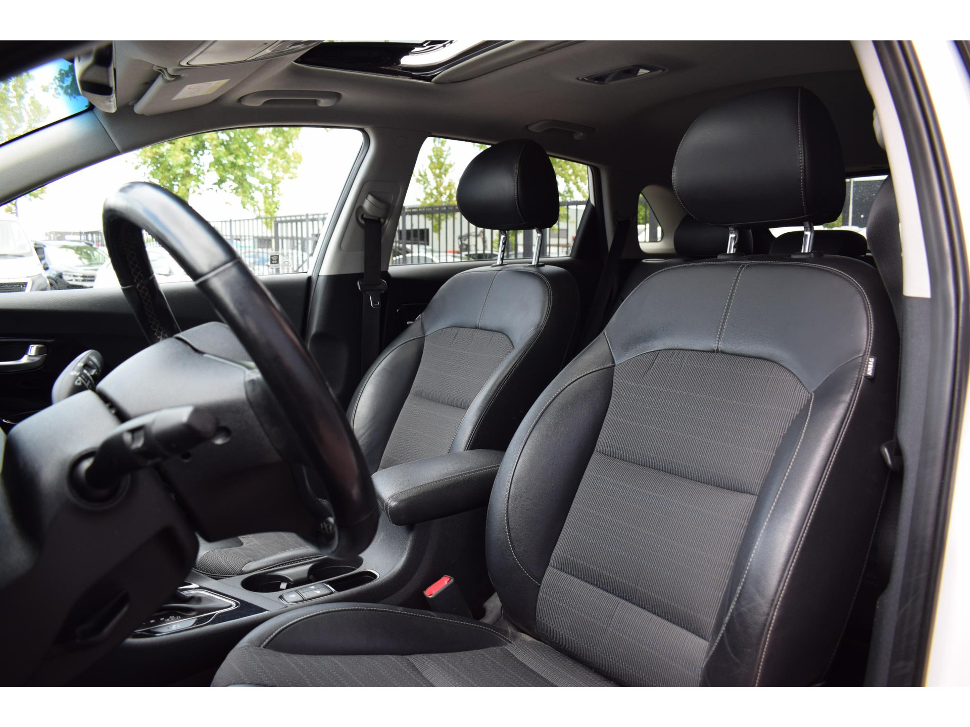 Kia Niro 1.6 GDi Hybrid Edition | Pano | Apple CarPlay | Stuur- en Stoelverwarming