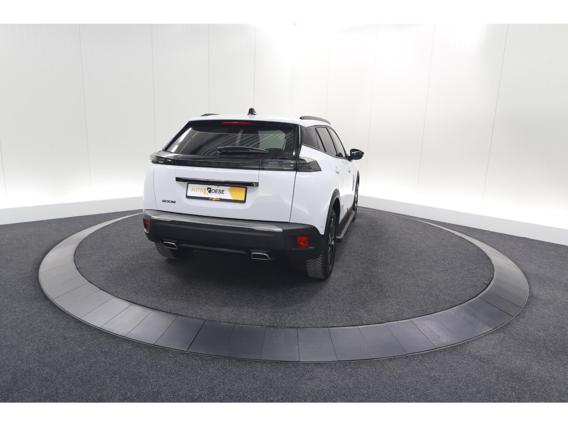 Peugeot 2008 PureTech 130 EAT8 Allure | Allseason banden | 360 Camera | Dodehoekdetectie | Apple Carplay | Stoelverwarming