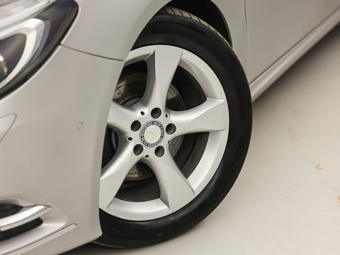 Mercedes-Benz B-Klasse 180 Sport Automaat (PANORAMADAK, GROOT NAVI, CLIMATE, SPORTSTOELEN, LEDER, XENON, CRUISE, NIEUWE APK, NIEUWSTAAT)