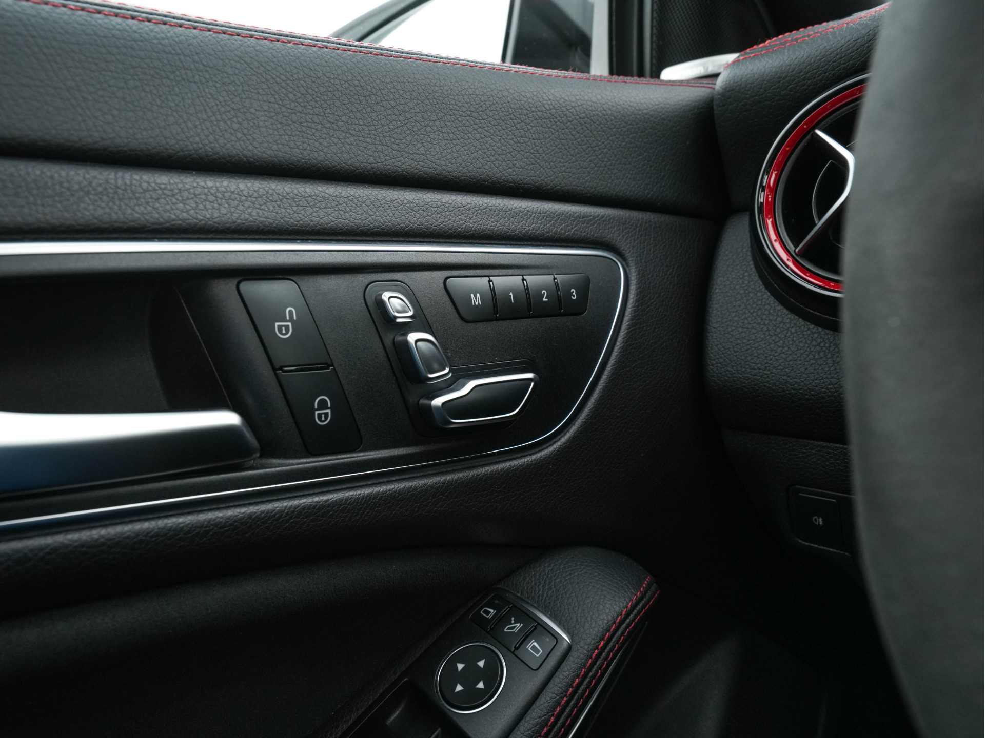 Mercedes-Benz CLA-klasse AMG 45 4MATIC Ambition Aut. *PANO | AMG-AERO-PACK | RECARO-SPORTSEATS | MICROFIBRE | FULL-LED | MEMORY-PACK | HARMAN/KARDON-SURROUD | KEYLESS | HEATED-SEATS | NAVI-FULLMAP | SHIFT-PADDLES | 19''ALU*