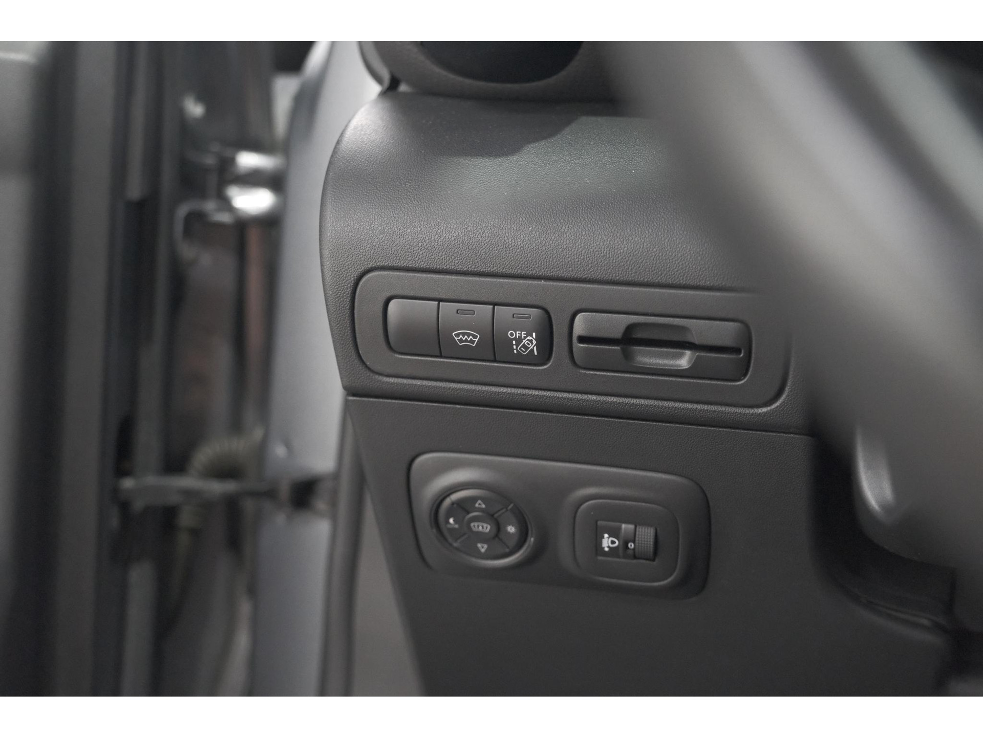 Citroen C3 Aircross PureTech 110 EAT6 Shine | Trekhaak | Panoramadak | Head-Up Display | Camera | Navigatie