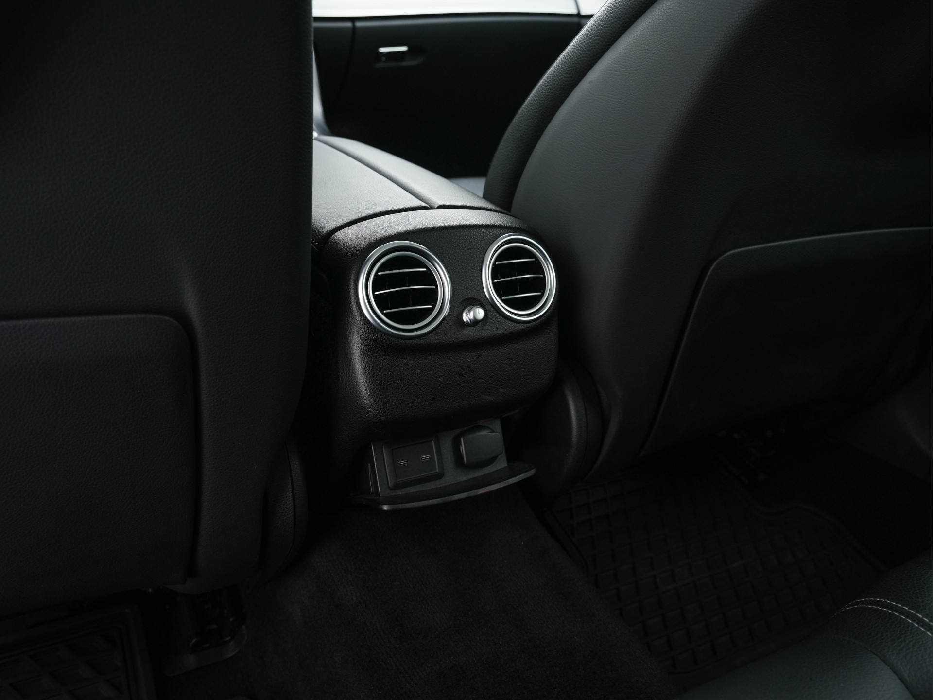 Mercedes-Benz E-klasse Estate 300 de Luxury Line ( Plug-in ) (INCL-BTW) Aut. *LUXURY-LEATHER | FULL-LED | WIDE-SCREEN-DIGICOCKPIT | BLIND-SPOT | AMBIENT-LIGHT | HEATED-SPORTSEATS | CAMERA | DAB+ | NAVI-FULLMAP | PDC | ADAPTIVE-CRUISE | ECC | 18''ALU*