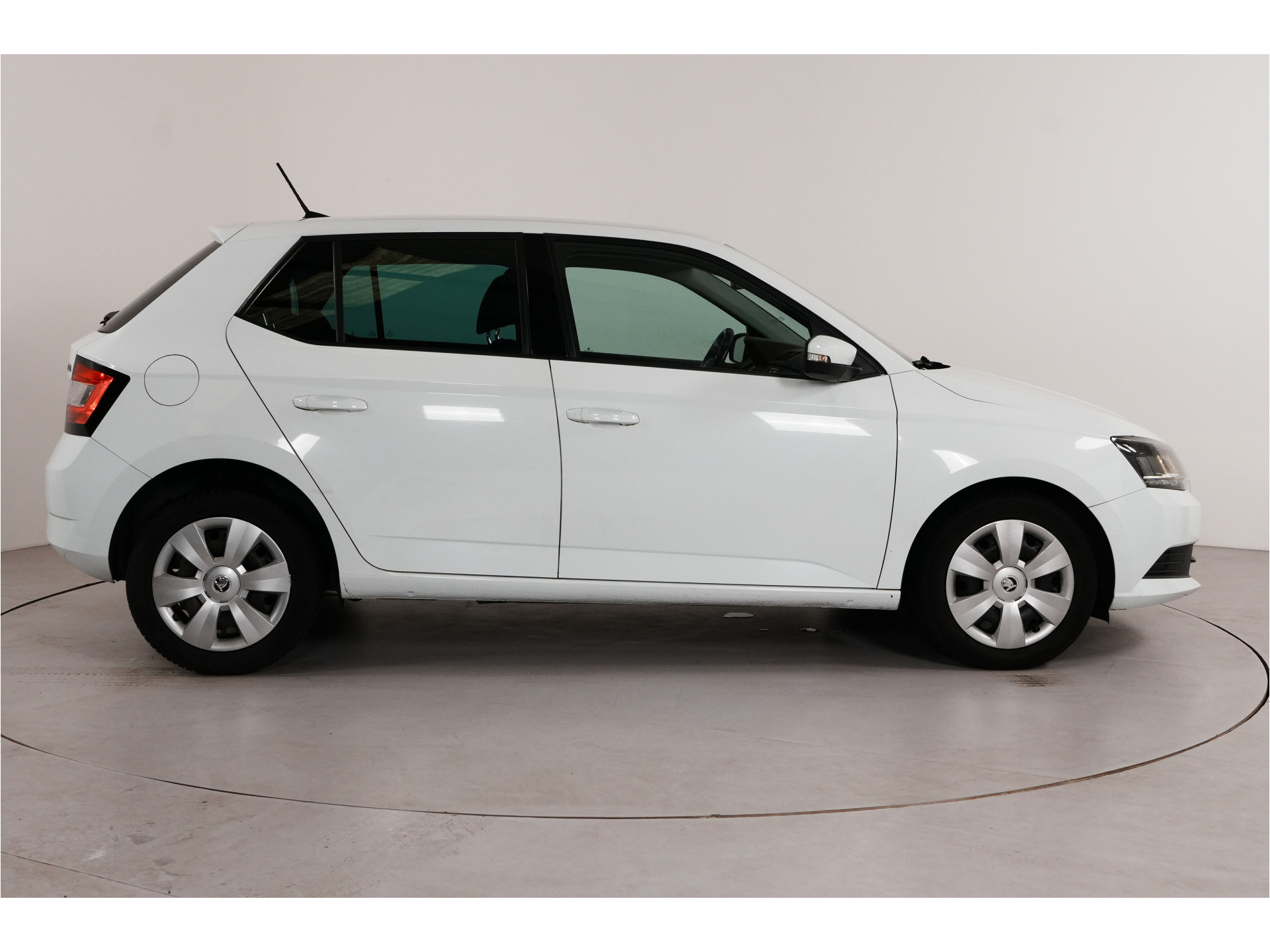 ŠKODA Fabia 1.0 TSI Drive | Navi | Cruise | PDC |