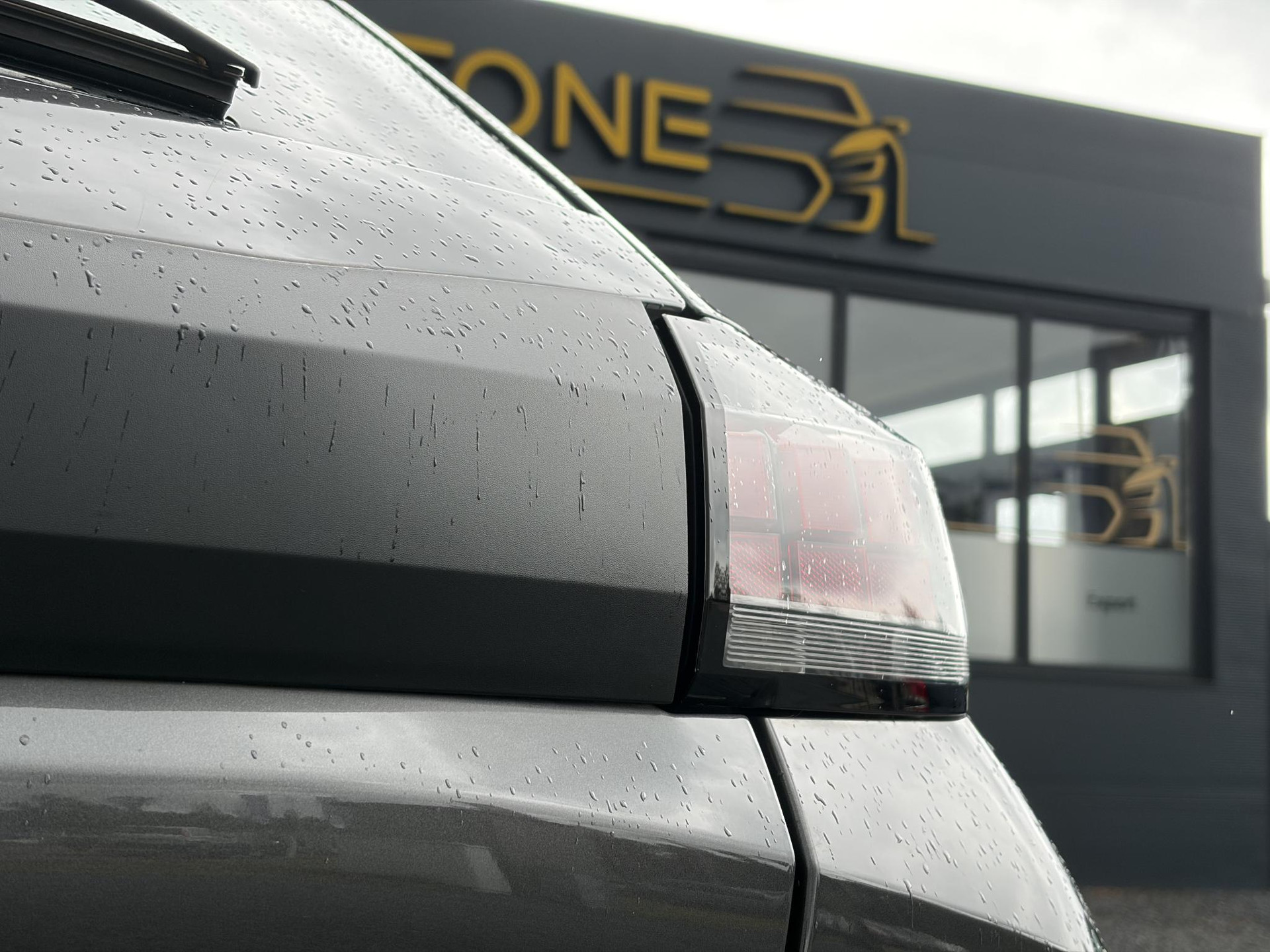 Peugeot 208 1.2 PureTech Like ✓Carplay✓Navi✓2e Eigenaar✓Dealer Onderhouden✓Airco✓Cruise✓Weinig Km✓N.A.P✓Apk tot 09-2027