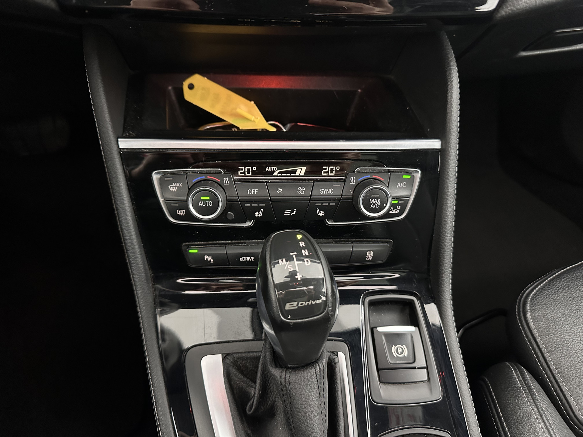 BMW 2-serie Active Tourer 225xeHigh Executive Centennial (Plug-In) Aut. *PANO | LEATHER | FULL-LED | ADAPTIVE-CRUISE | HEATED-SPORTSEATS | NAVI-FULLMAP | HIFI-SOUND | KEYLESS | PRIVACY-GLASS | PDC | TOWBAR | 18''ALU*