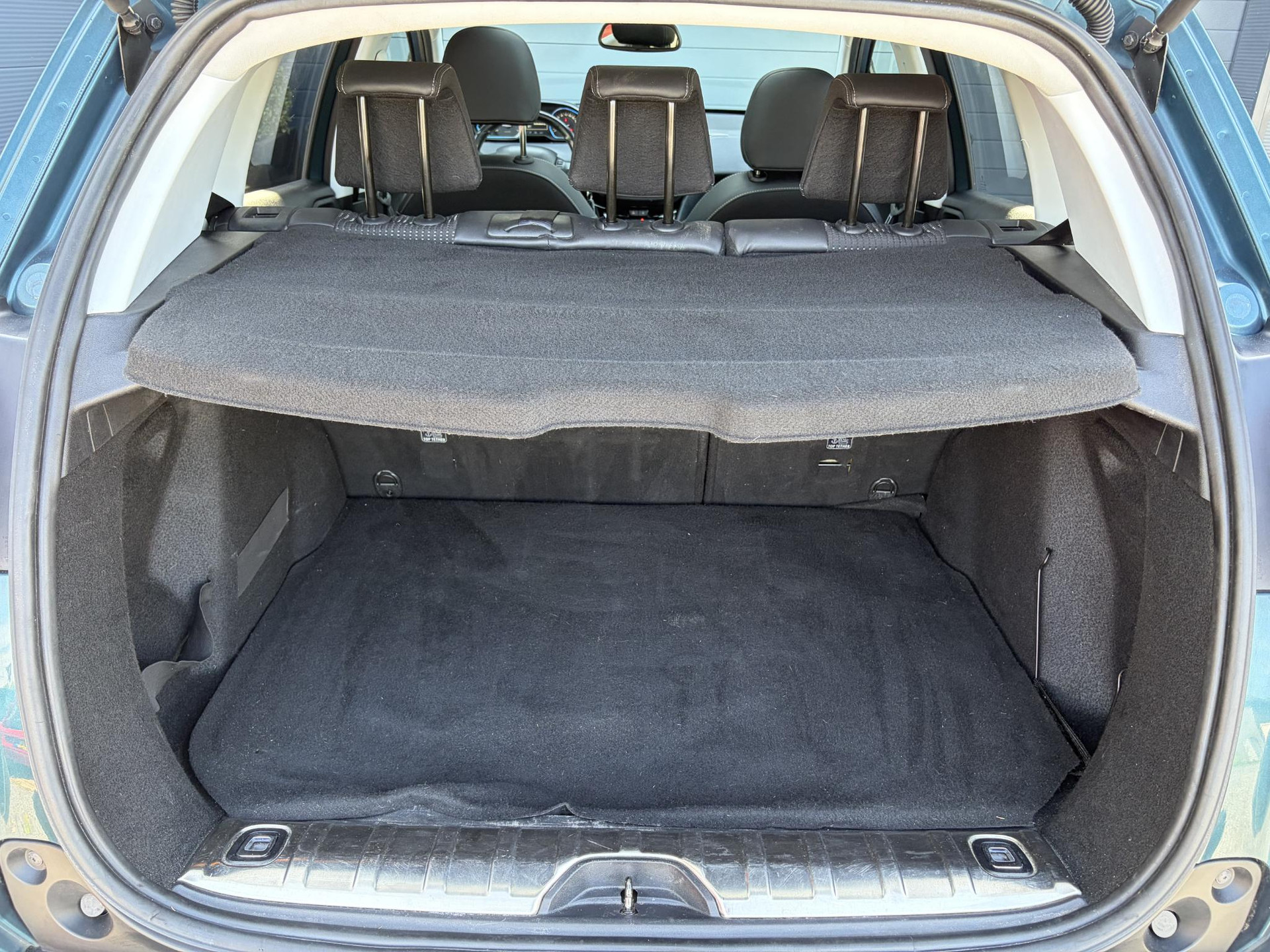 Peugeot 2008 1.2 PureTech Allure ✓1e Eigenaar✓D-riem vv in 2025✓110pk✓Navi✓Pano✓Carplay✓Pdc V+A✓Lm velgen✓N.A.P✓Halfleder✓Clima✓Apk tot 10-2027