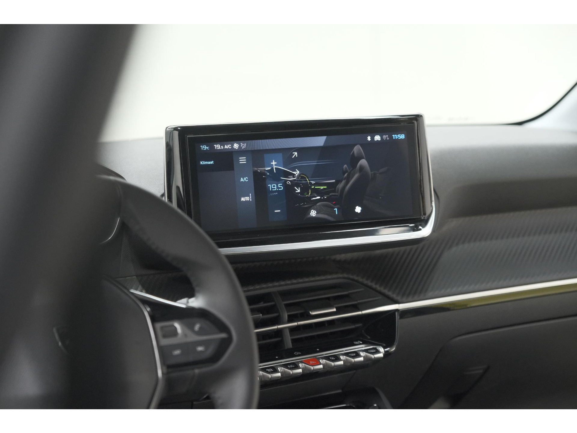 Peugeot 208 PureTech 100 Allure | Apple Carplay | Parkeersensoren | Climate Control
