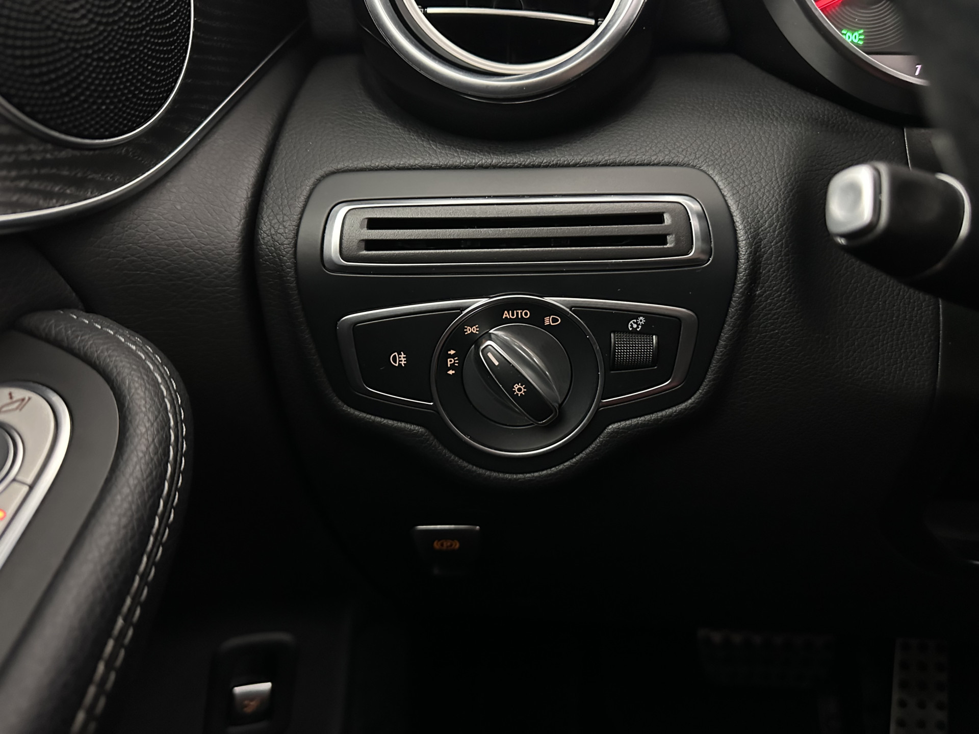 Mercedes-Benz GLC-klasse 350e 4MATIC AMG Aut. *PANO | FULL-LEATHER | FULL-LED | HEATED-SPORTSEATS | CAMERA | NAVI-FULLMAP | PRIVACY-GLASS | SHIFT-PADDLES | ECC | PDC | CRUISE | 19''ALU*