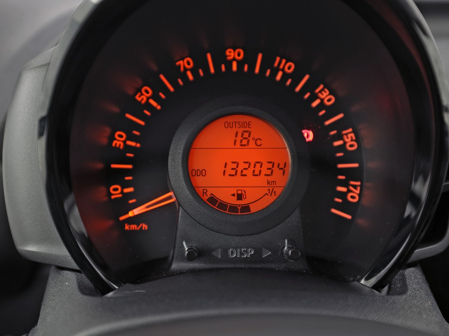 Peugeot 108 1.0 e-VTi Sport (AIRCO, BLUETOOTH, SPORTSTOELEN, ELEK RAMEN, MULTIFUNCTIONEEL STUURWIEL, NIEUWSTAAT)