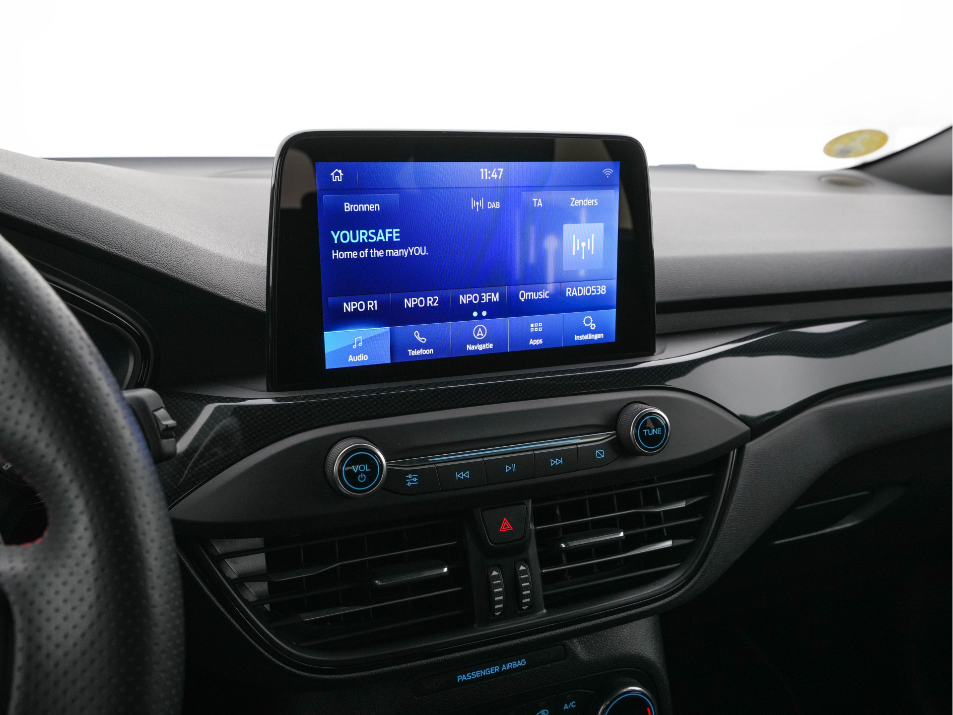 Ford Focus Wagon 2.0 ST-Line-X Business EcoBlue (INCL-BTW) Aut. *ADAPTIVE-CRUISE | DIGI-COCKPIT | KEYLESS | CAMERA | NAVI-FULLMAP | HEATED-SPORTSEATS | DAB+ | SHIFT-PADDLES | ECC | PDC | TOWBAR | 18''ALU*