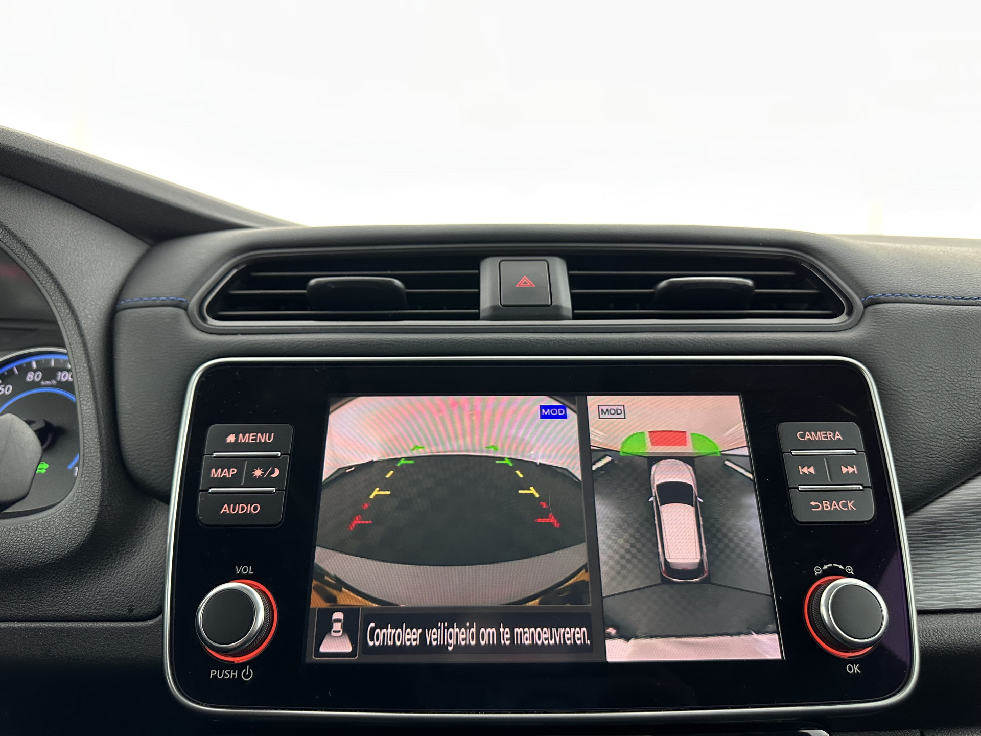 Nissan LEAF N-Connecta 40 kWh {SOH-90%} Aut. *HEATPUMP | ADAPTIVE-CRUISE | NAVI-FULLMAP | TOPVIEW | KEYLESS | BLINDSPOT |  DIGI-COCKPIT | HEATED-COMFORTSEATS | DAB | PRIVACYGLASS | ECC | PDC | CARPLAY | 17"ALU*