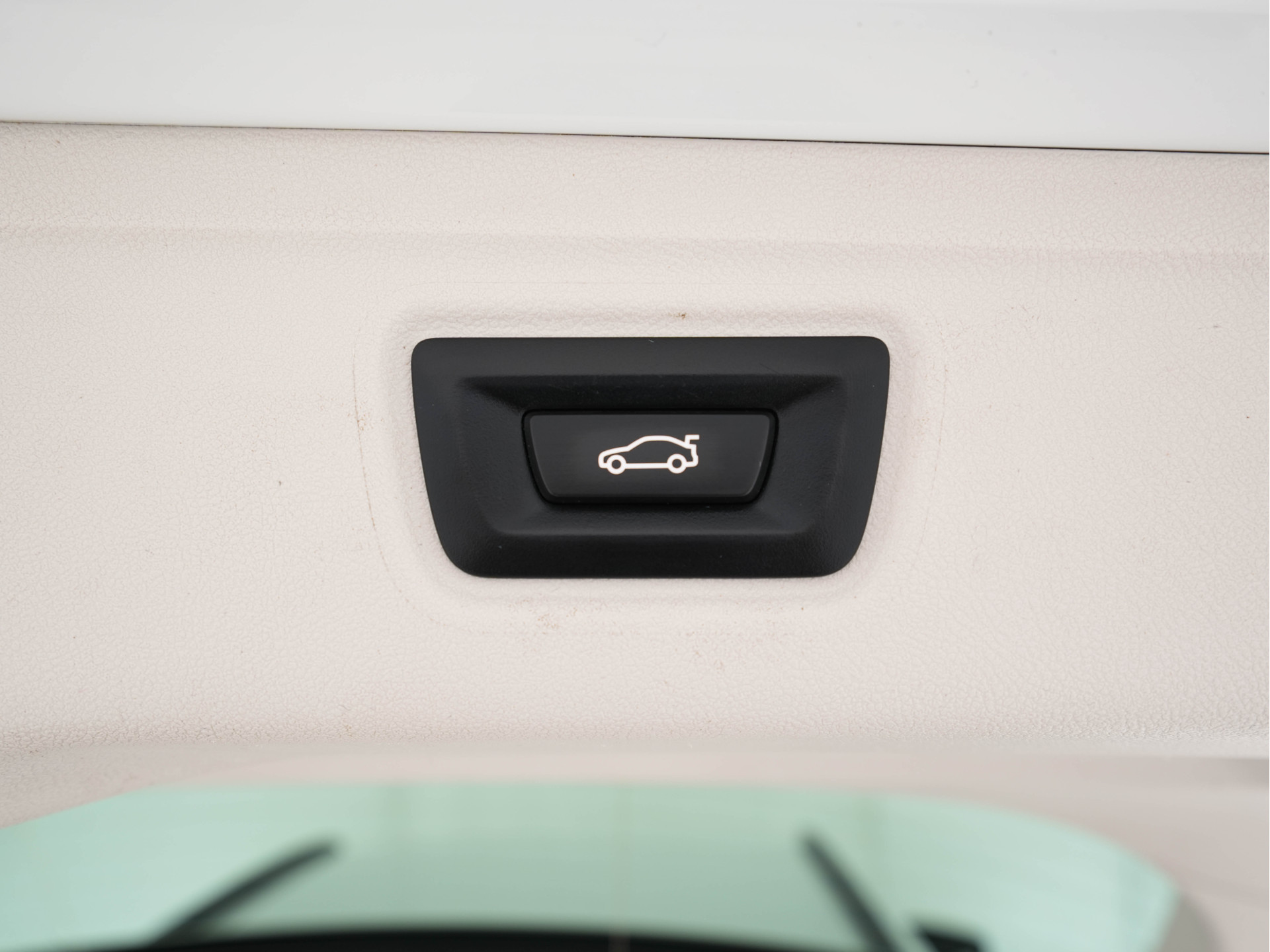 BMW 3-serie Touring 330e Plug-In (INCL-BTW) *LUXURY-LEATHER | NAVI-FULLMAP |  DIGI-COCKPIT | FULL-LED | DAB | ECC | PDC | ADAPTIVE-CRUISE | HEATED-SPORSEATS | KEYLESS | PRIVACY-GLASS | KEYLESS | CARPLAY | TOWBAR | 17"ALU*