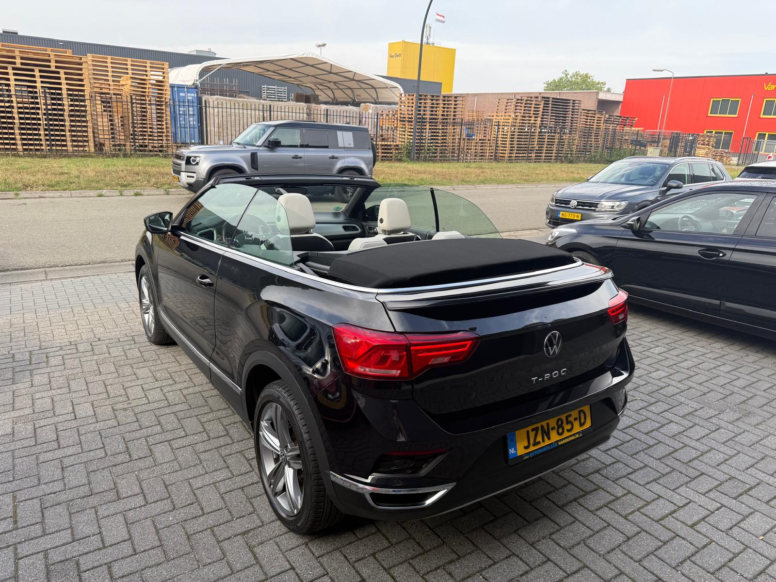 Volkswagen T-Roc Cabrio 1.5 TSI Style | 2E EIGENAAR | 3/6/12 MND GARANTIE | AUTOMAAT | DIGITAL DASH | ACC | LED | CARPLAY | DAB | STOEL/STUUR VERW. |