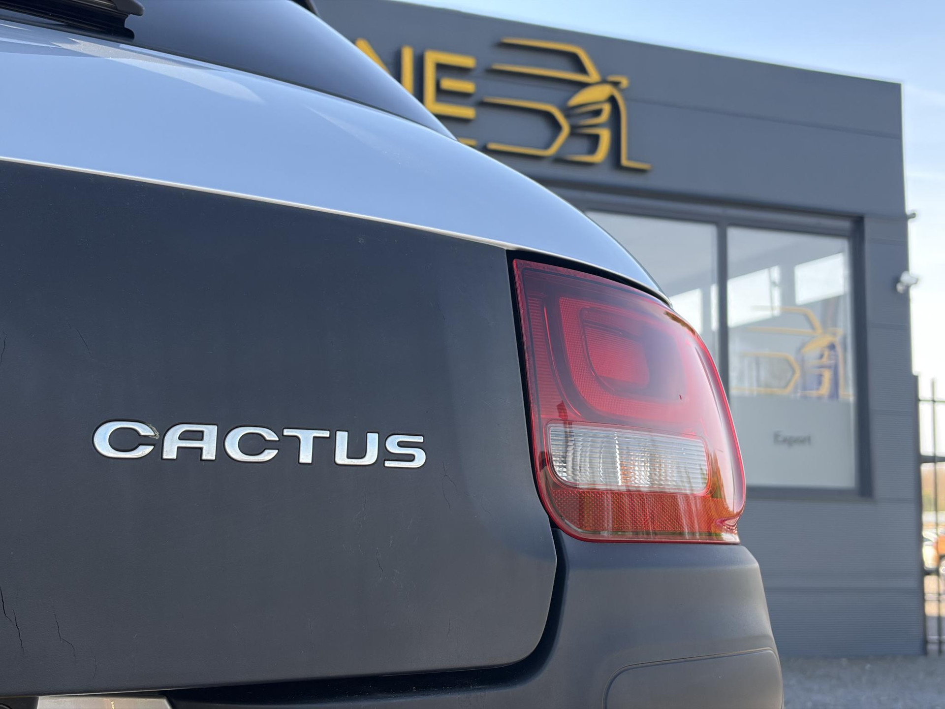 Citroen C4 Cactus 1.2 PureTech Shine 2e Eigenaar,Camera,Navi,Trekhaak,Pdc,Dealer Onderhouden,N.A.P,Lm velgen,Bj 12-2016,Apk tot 02-2027