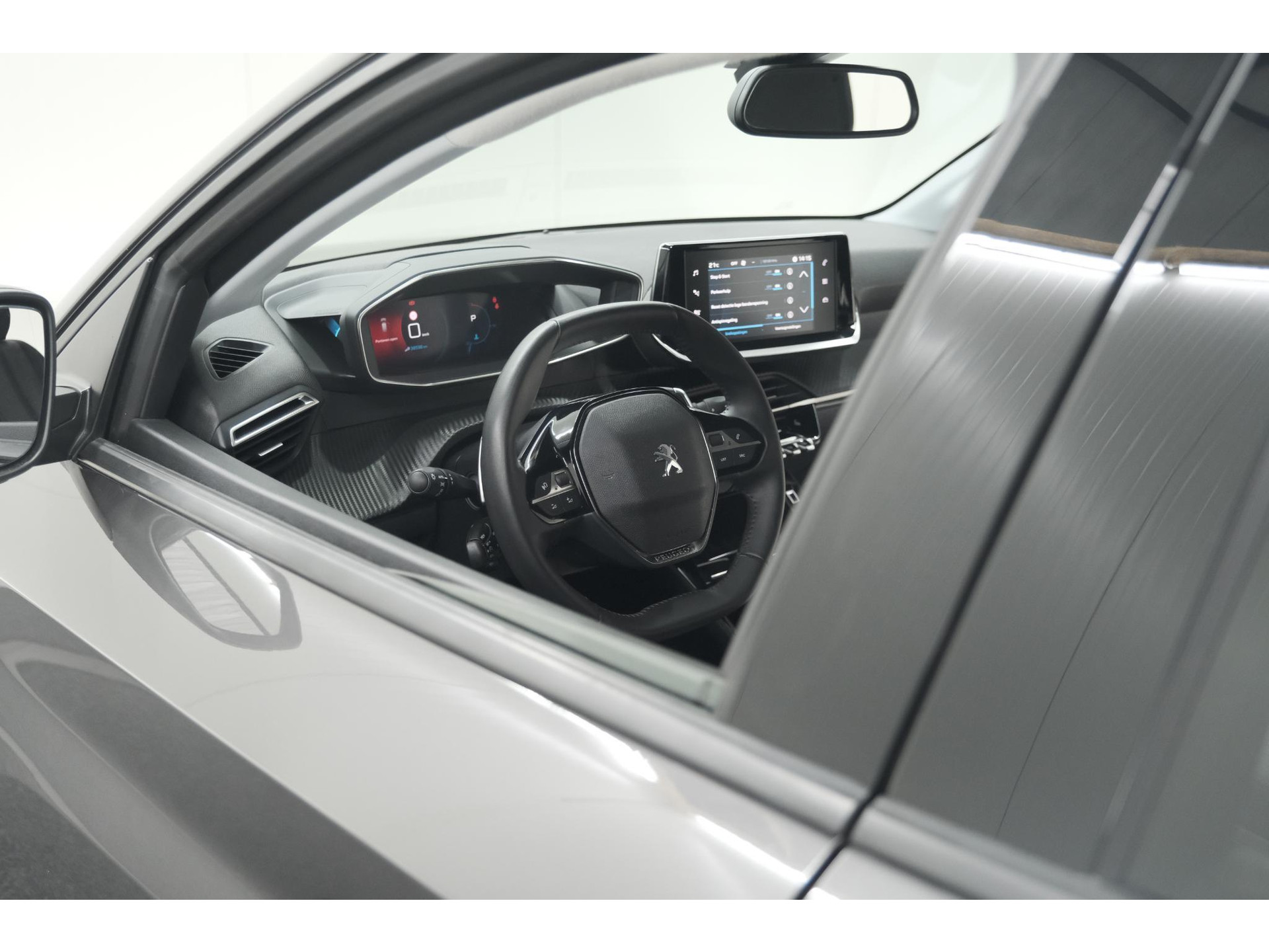 Peugeot 208 PureTech 100 EAT8 Allure Pack | Camera | Apple Carplay | Parkeersensoren | Stoelverwarming
