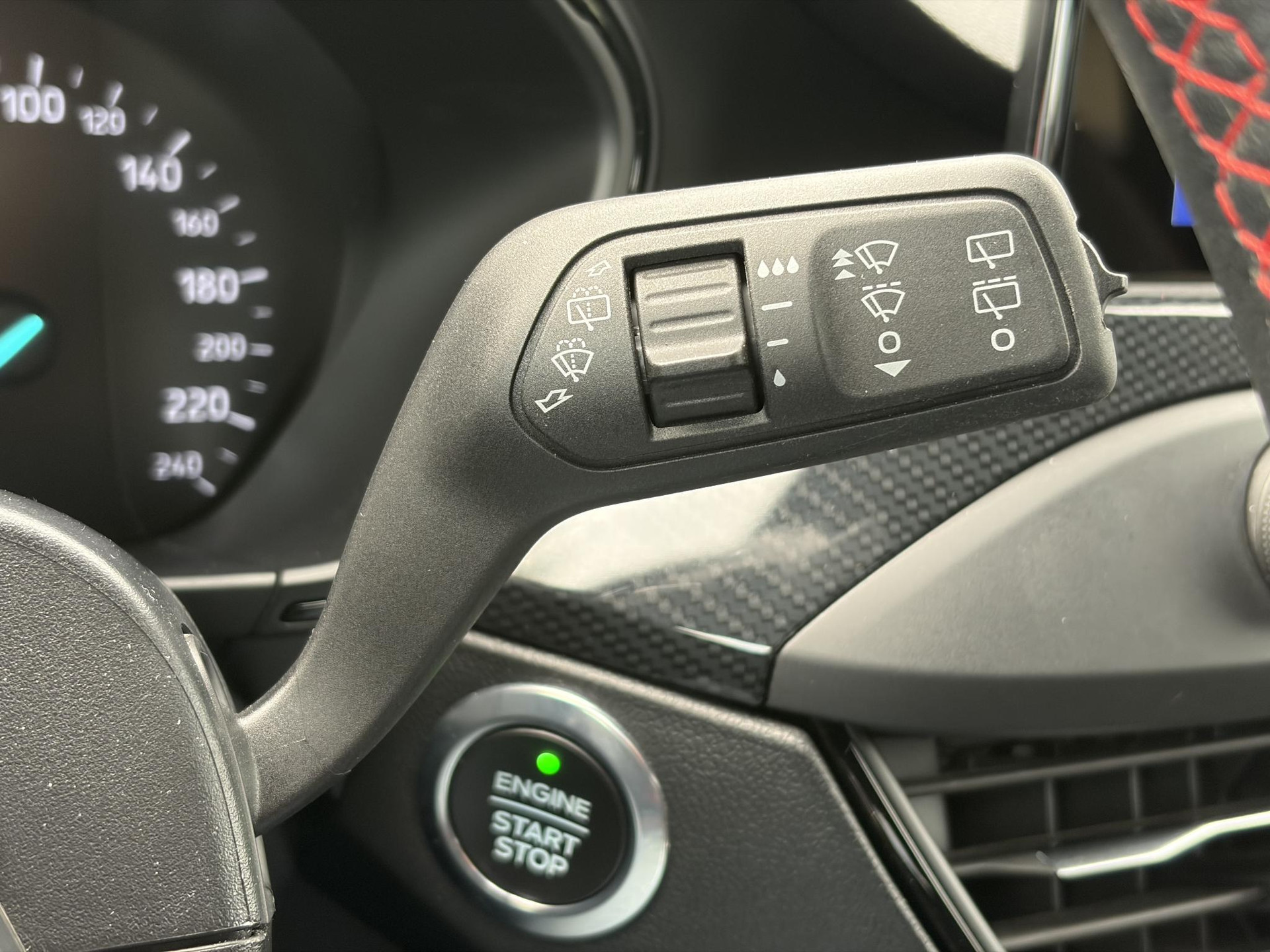 Ford Focus 1.0 EcoBoost ST Line Business 2e Eigenaar l Navi l Clima l Cruise l 125pk l Keyless l Pdc V+A l 18 '' Lmv  l N.A.P l Apk tot 02-2028