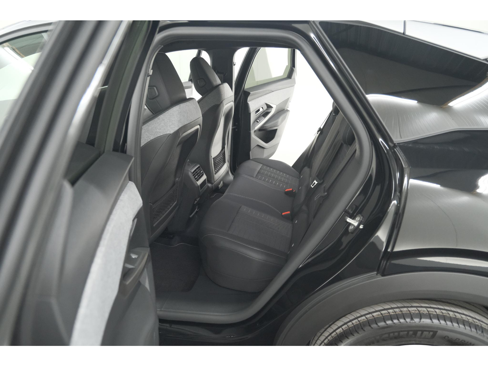 Peugeot 3008 Hybrid 145 e-DCS6 GT | Elektrische Kofferklep | Camera | Adaptieve Cruise Control | Apple CarPlay