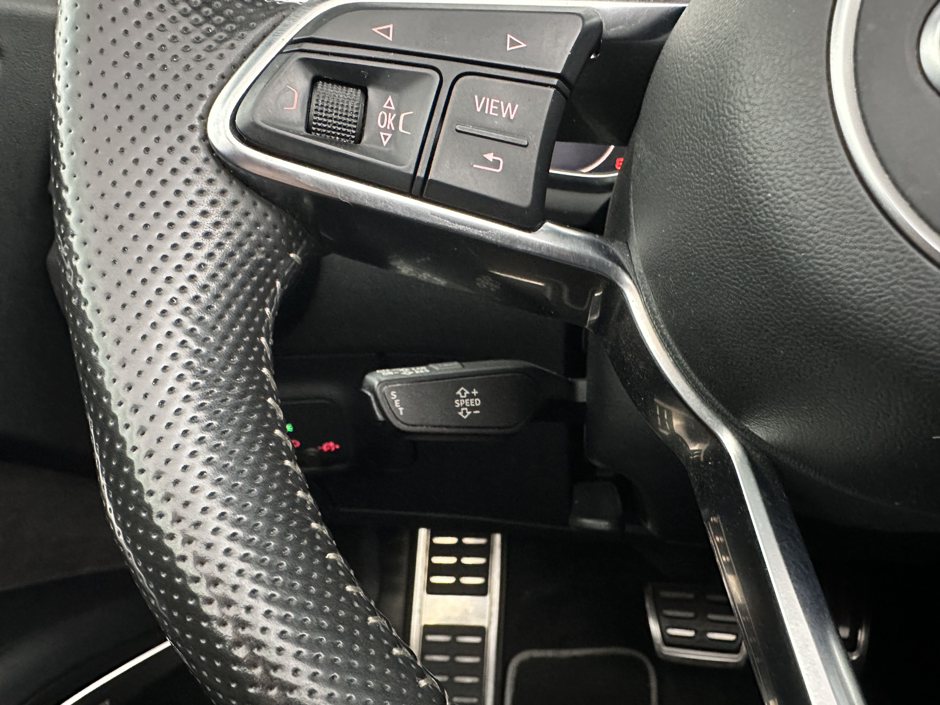 Audi TT Roadster 2.0 TFSI S-Line Pro Line Quattro Aut. *LEATHER-ALCANTARA | FULL-LED | BANG&OLUFSEN-AUDIO | DIGI-COCKPIT | AIR-SCARF | HEATED-SPORTSEATS | NAVI-FULLMAP | DAB+ | KEYLESS | ECC | PDC | 18''ALU*