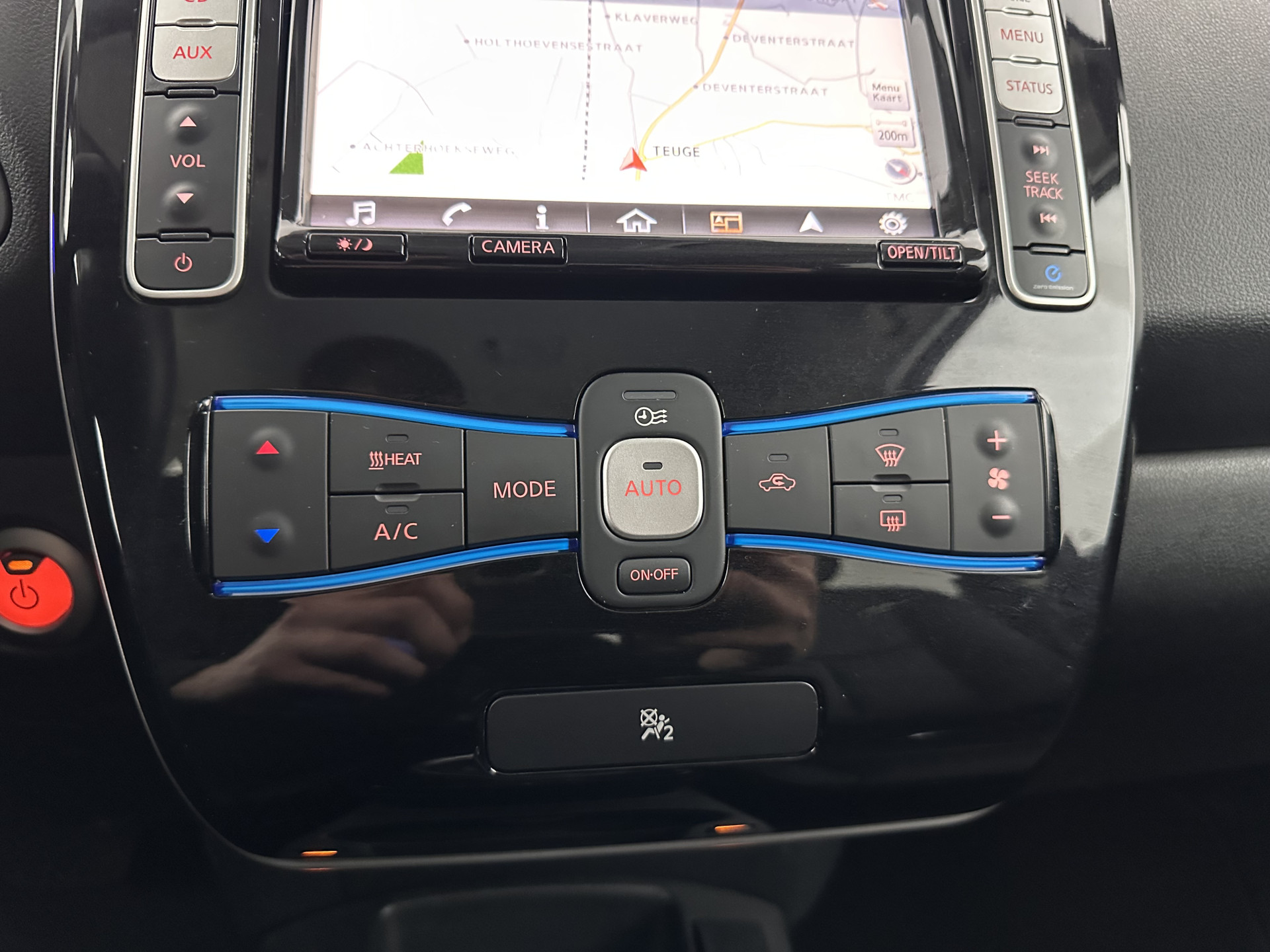 Nissan LEAF Business Edition 30 kWh Aut. *LEATHER | FULL-LED | BOSE-SURROUND | TOPVIEW | KEYLESS | NAVI-FULLMAP | ECC | HEATED-COMFORTSEATS | PRIVACYGLASS | DIGI-COCKPIT | DAB | 17"ALU*