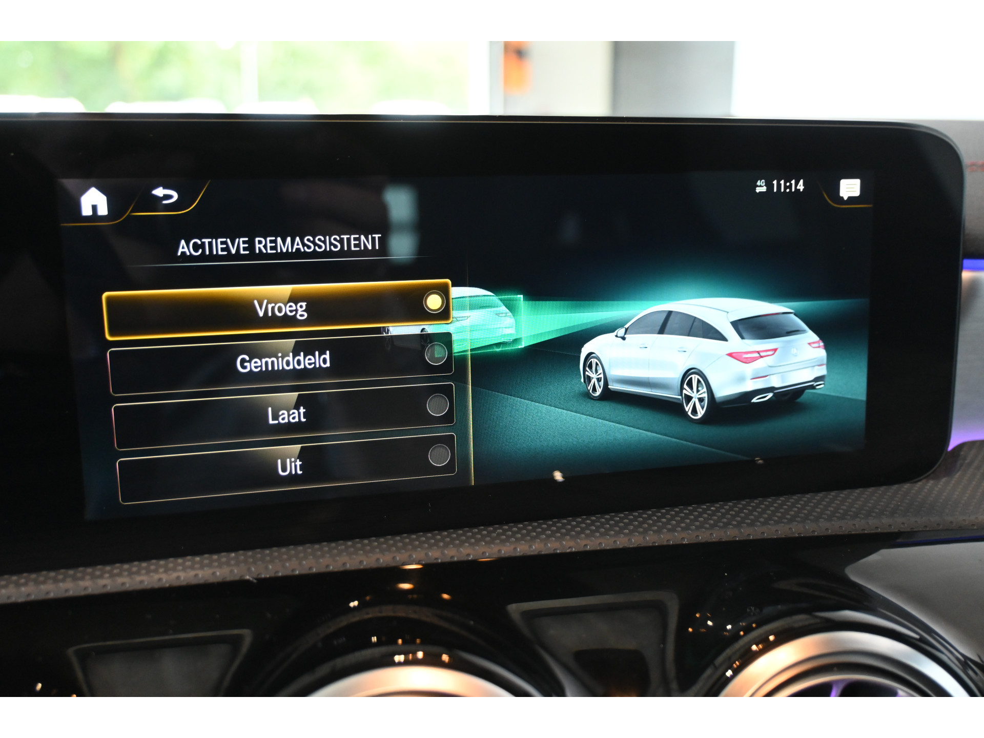 Mercedes-Benz CLA-klasse Shooting Brake 180 Automaat Business Solution AMG Clima Panoramadak Widescreen Sfeer LED Rijklaarprijs! Inruil Mogelijk!