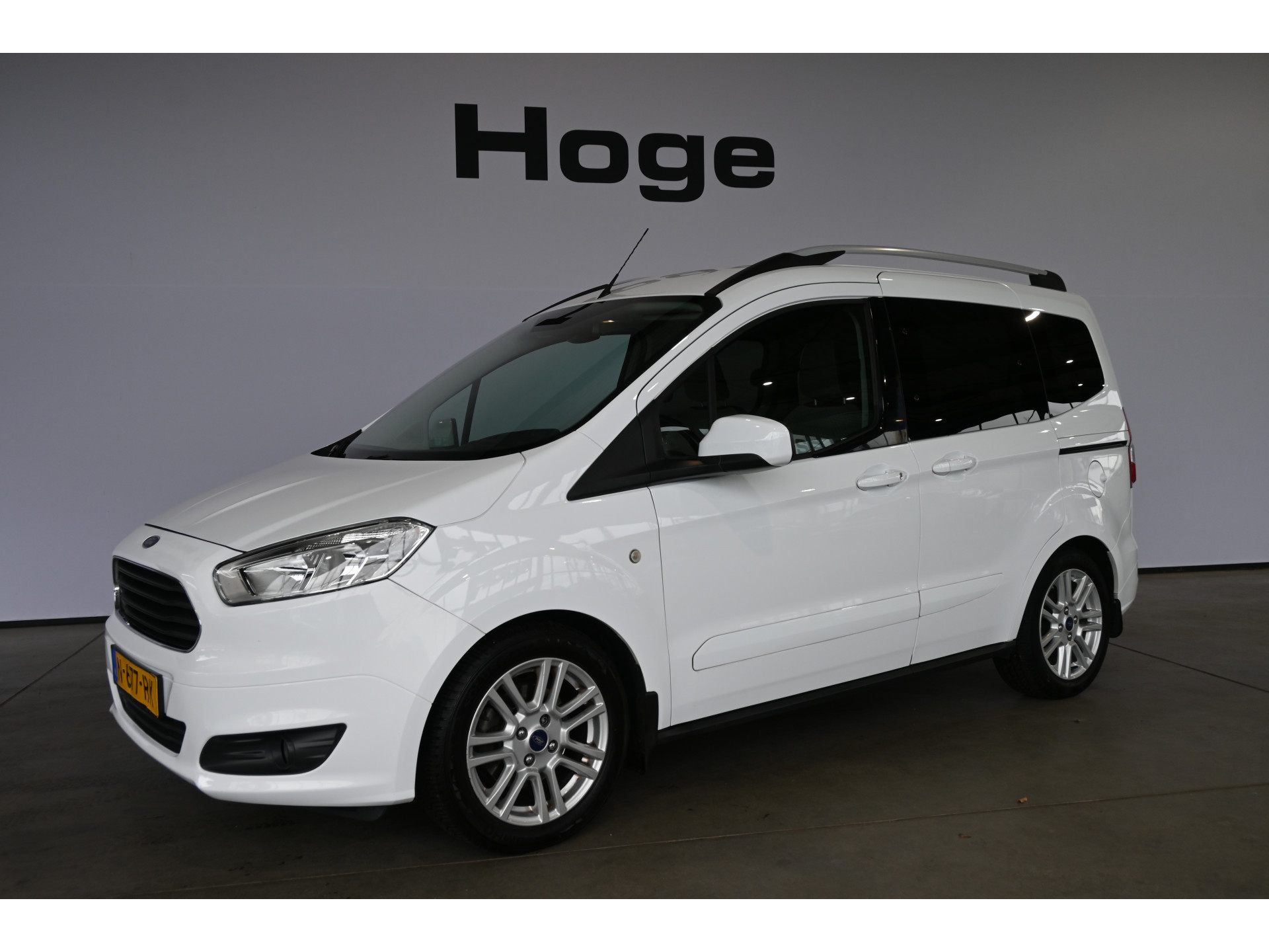 Ford Tourneo Courier 1.0 Titanium Clima Navigatie 2x Schuifdeur Stoelverwarming Cruise Control Rijklaarprijs! Inruil Mogelijk!