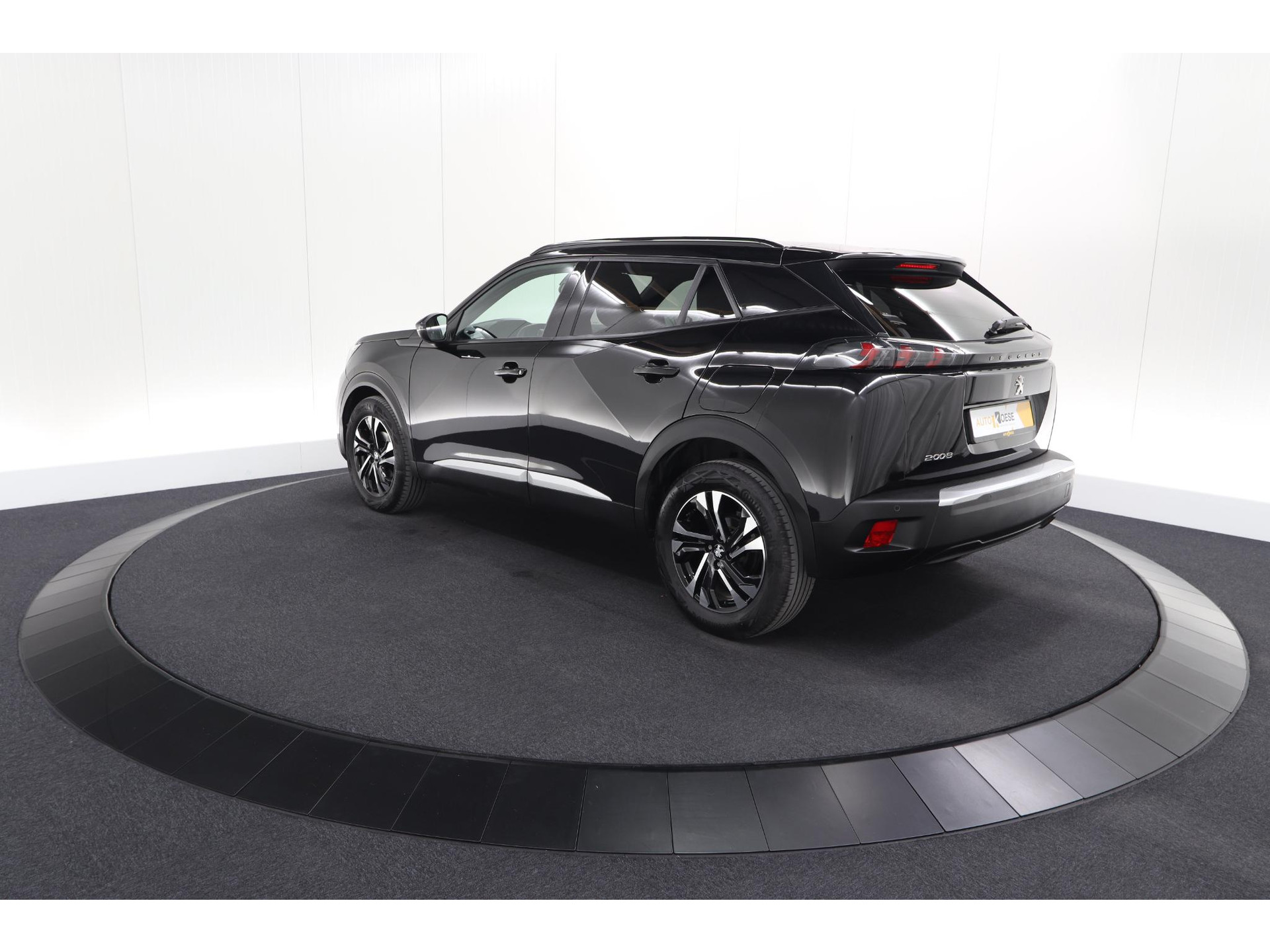 Peugeot 2008 PureTech Allure Pack | Navigatie | Parkeersensoren | Apple Carplay