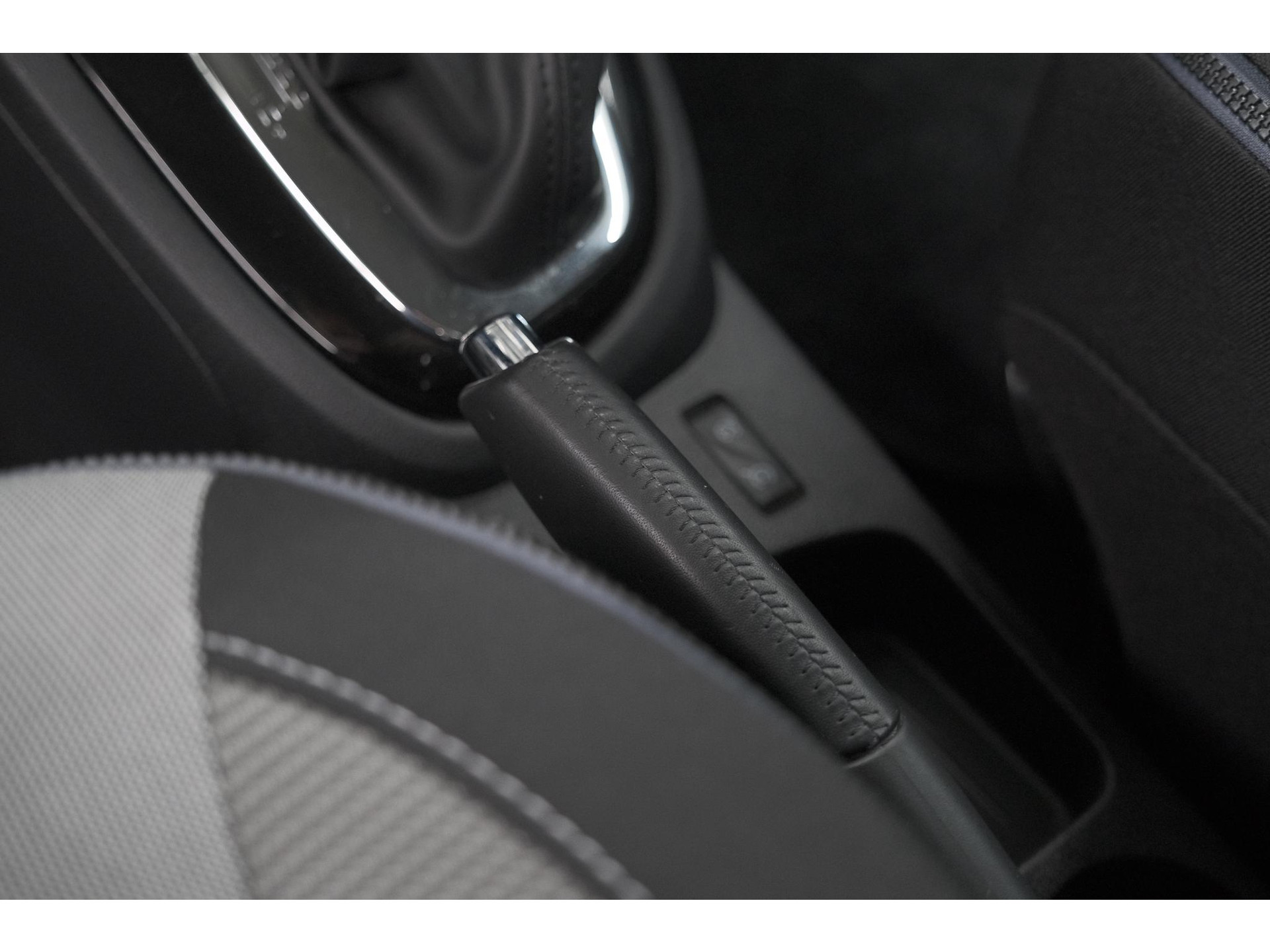 Renault Captur TCe 120 EDC Dynamique | Trekhaak | Camera | Climate Control | Navigatie