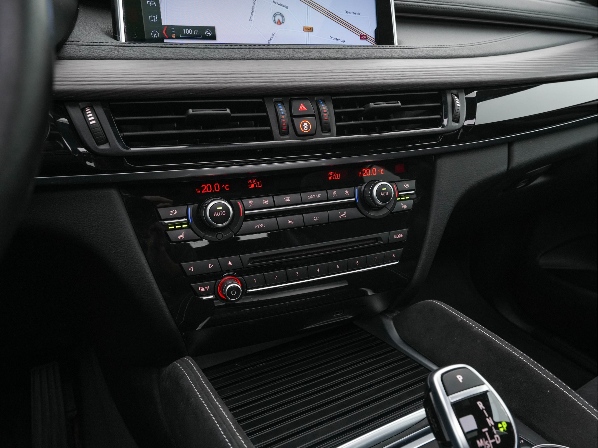 BMW X6 xDrive30d High Executive Design-Edition-Extravagance Aut. *PANO | LEATHER-ALCANTARA | FULL-LED | MEMORY-PACK | HEAD-UP | HIFI-SOUND | KEYLESS | DAB+ | BLIND-SPOT | CAMERA | HEATED-SPORTSEATS | SHIFTPADDLES | SOFTCLOSE | TOWBAR | 20''ALU*