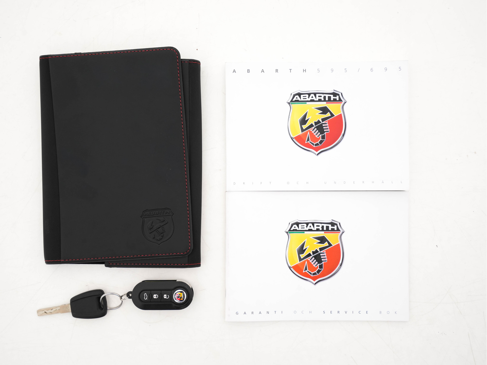 Abarth 500 C 1.4 T-Jet 595 Yamaha Factory Racing Edition Monster [ 1 of 2000 ] (INCL-BTW ) *! POCKET-ROCKET ! | NAVI-FULLMAP | XENON | CARPLAY | SPORT-EXHAUST | DAB | SPORT-SEATS | 17"ALU*