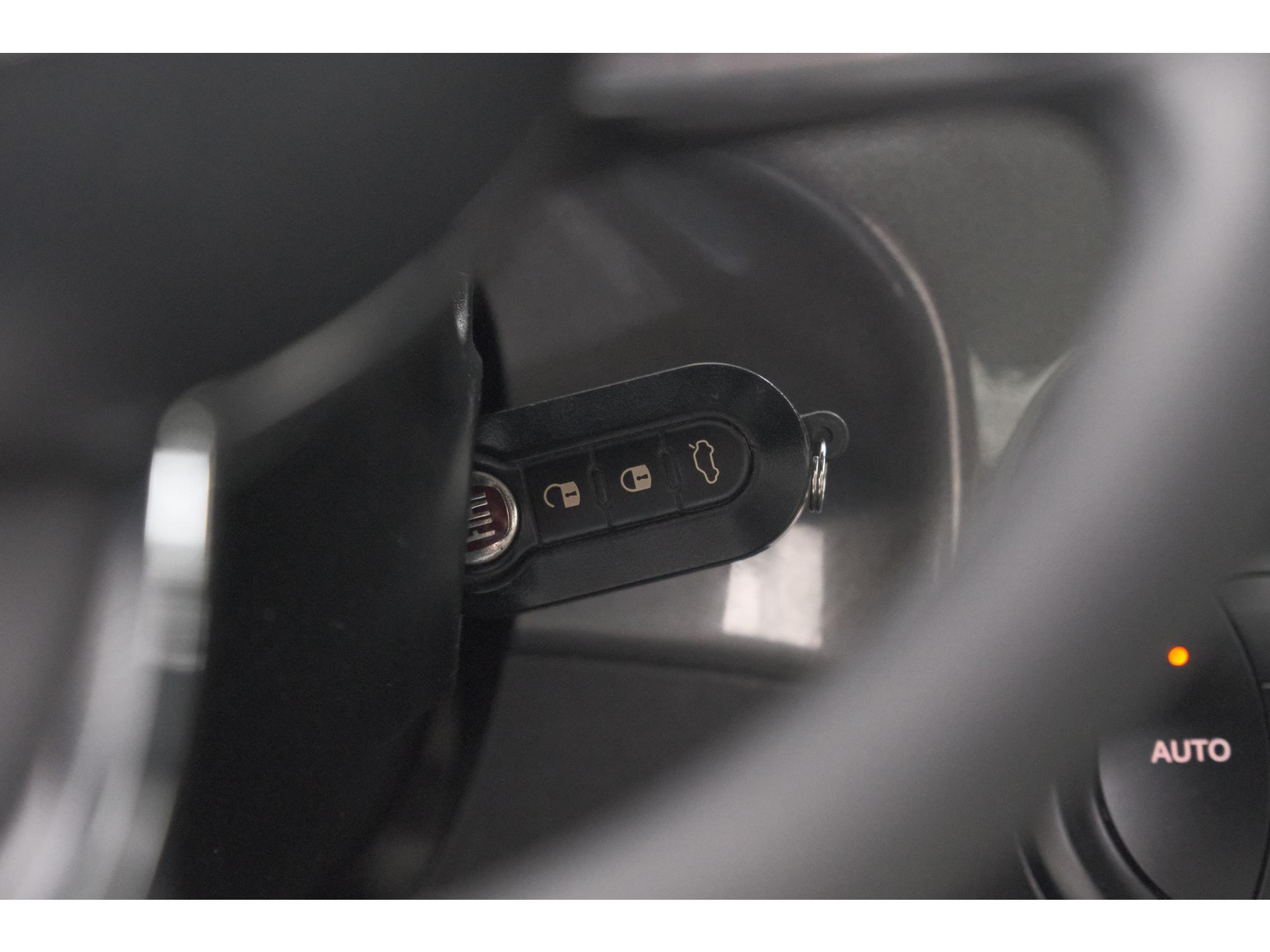 Fiat 500 C 1.0 Hybrid Dolcevita | Apple Carplay | Parkeersensoren | Climate control