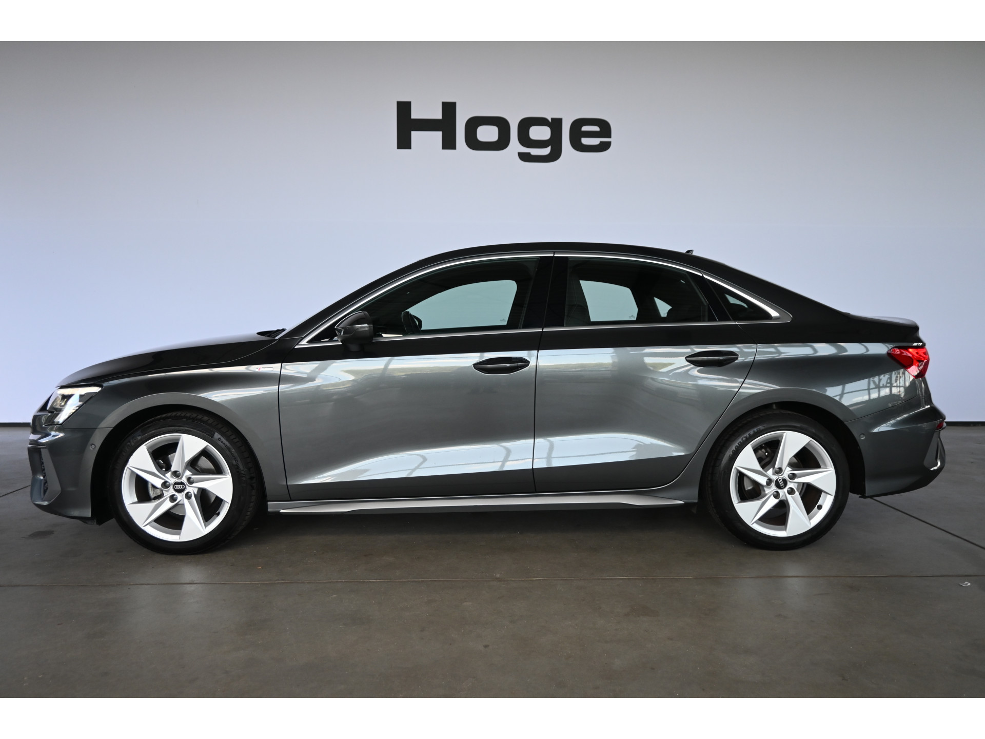 Audi A3 Limousine 30 TFSI S Edition Virtual Cockpit Adaptieve Cruise Led Clima Carplay Inruil Mogelijk!