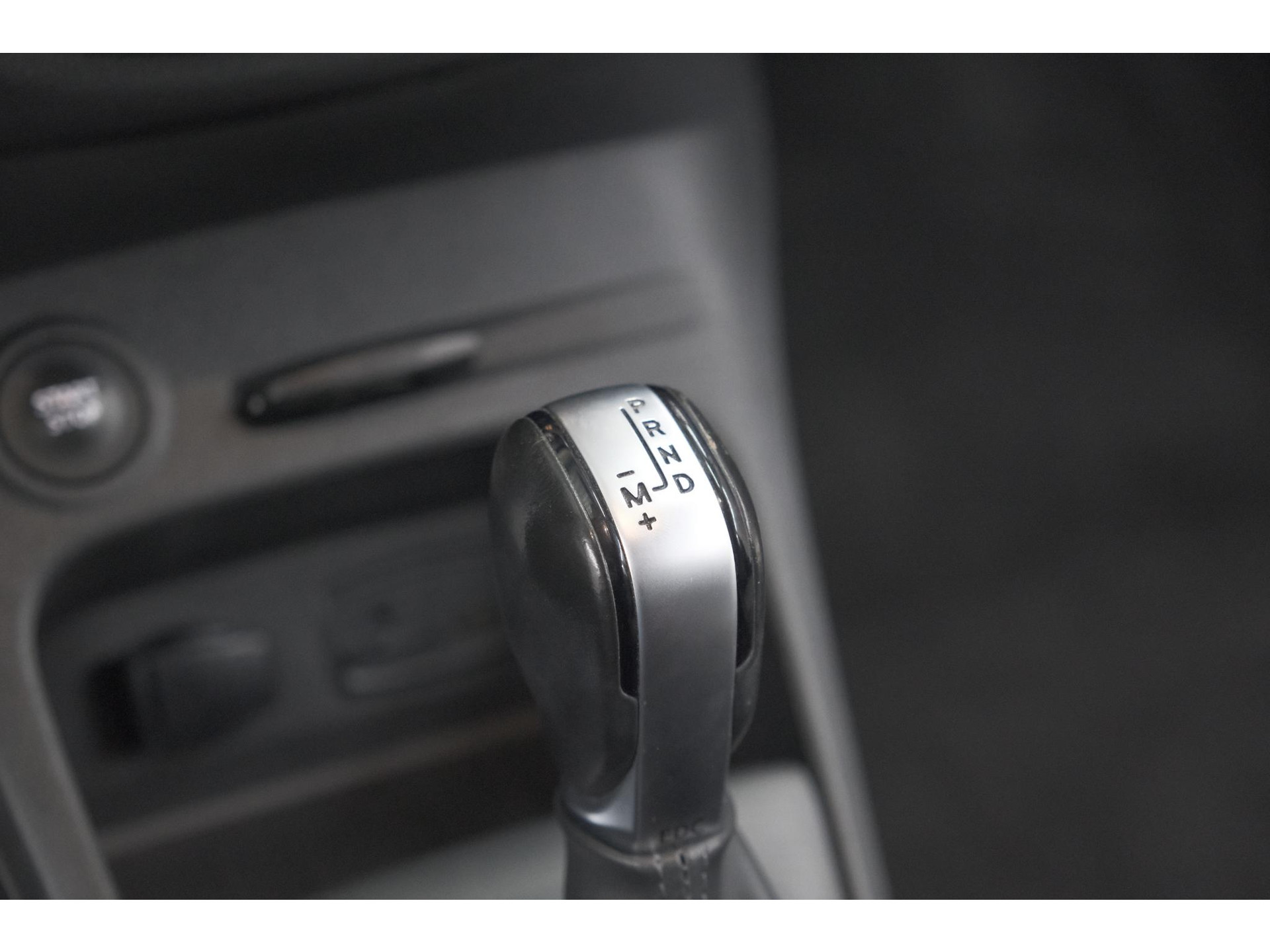 Renault Captur TCe 150 EDC Intens | Trekhaak | Navigatie | Parkeersensoren