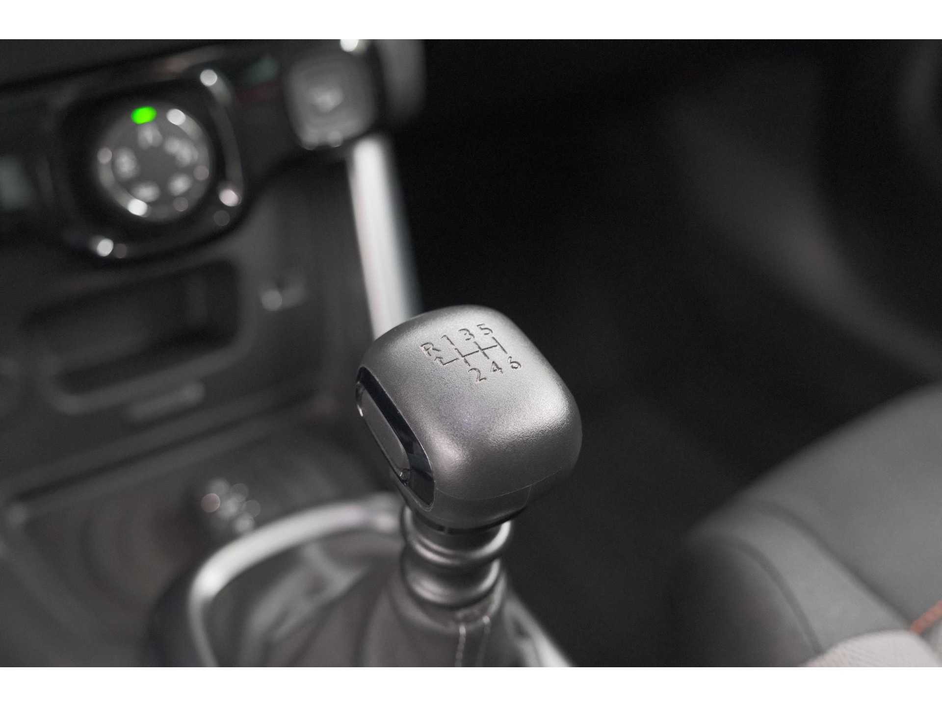 Citroen C3 Aircross PureTech 110 S&S Business | Schuif-/Kanteldak | Camera | HIFI Audiosysteem | Dodehoekdetectie