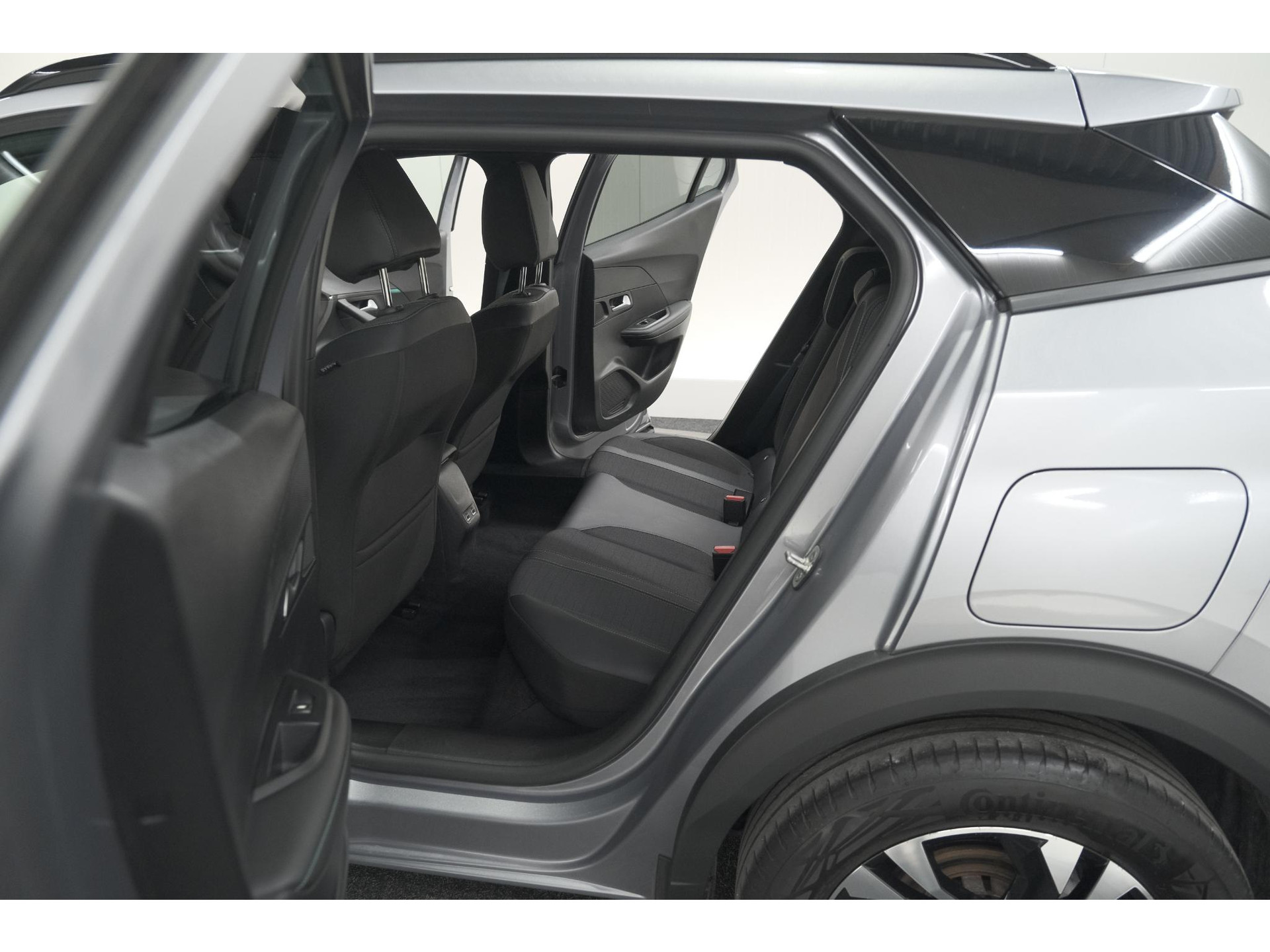 Peugeot 2008 PureTech 130 Allure Pack | Camera | Adaptieve Cruise Control | Apple Carplay | Stoelverwarming