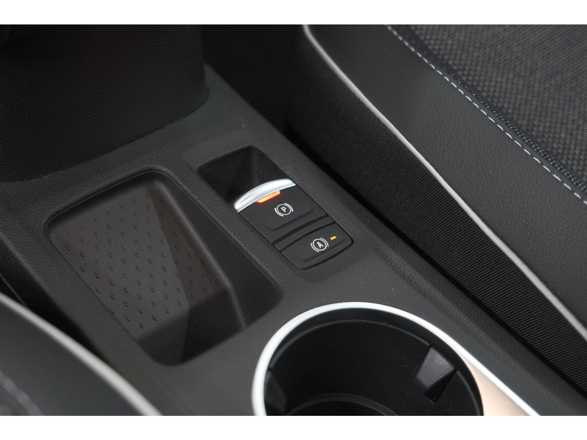 Renault Captur Mild Hybrid 140 EDC Intens | Camera | Navigatie | Parkeersensoren | Stoelverwarming