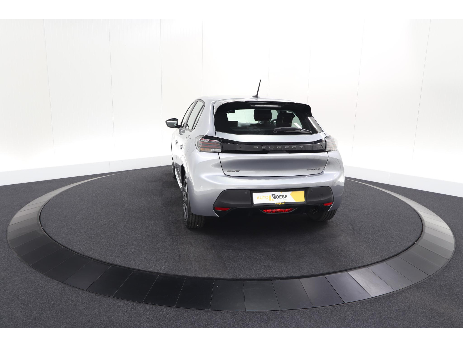 Peugeot 208 1.2 Hybrid 110 e-DCS6 Style | Direct Leverbaar | Apple Carplay | Parkeersensoren
