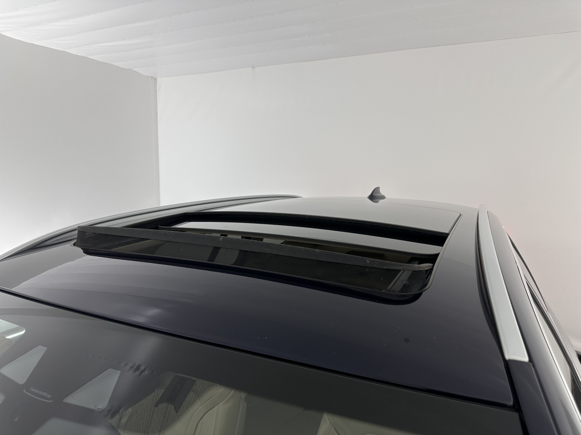 BMW 5-serie Touring 530d High Executive Luxury-Line Aut. *PANO | BOWERS-WILKINS | LEATHER | FULL-LED | ADAPTIVE-CRUISE | BLINDSPOT | MEMORY-PACK | TOPVIEW | HEAD-UP | HEATED-COMFORTSEATS | DIGI-COCKPIT | NAVI-FULLMAP | TOWBAR | 19''ALU*