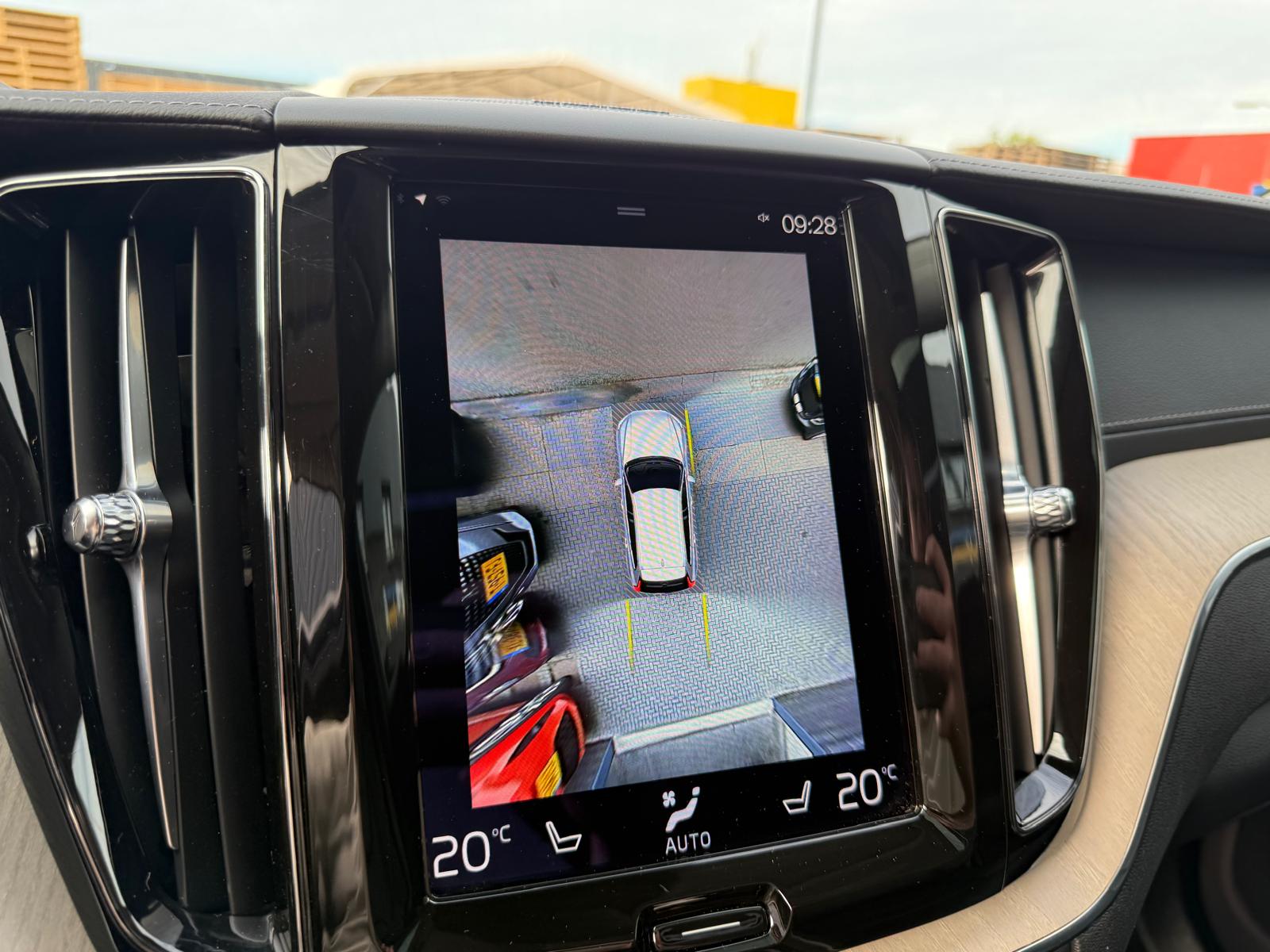 Volvo XC60 2.0 T8 Plug-in hybrid AWD Inscription Exclusive | 1E EIGENAAR | 3/6/12 MND GARANTIE | PANO | LED | ACC | DAB | CARPLAY | TREKHAAK | STOELKOELING |