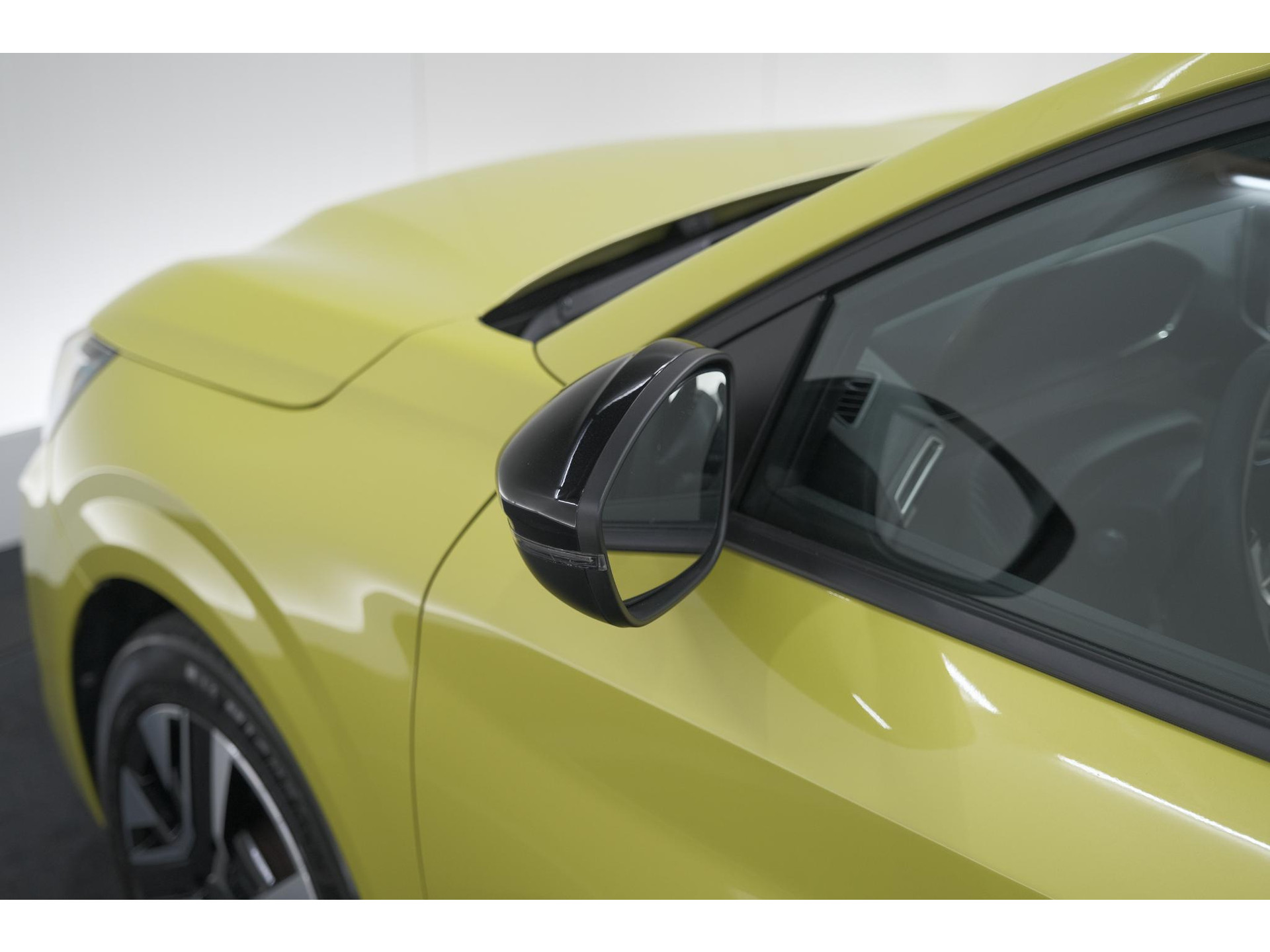 Peugeot 208 PureTech 100 Allure | Apple Carplay | Parkeersensoren | Climate Control