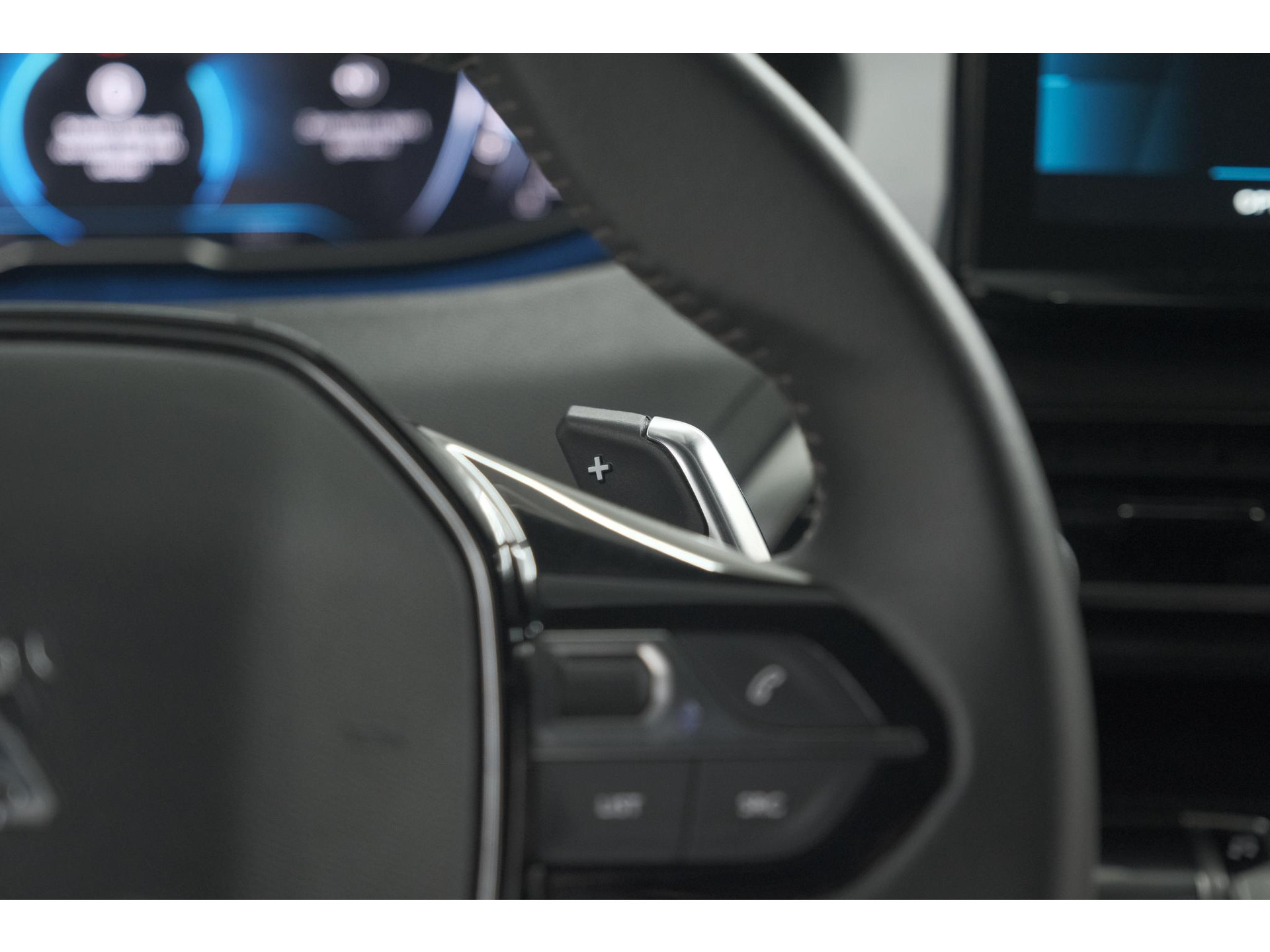 Peugeot 5008 PureTech 130 EAT8 Active Pack | 7 Zitplaatsen | Camera | Navigatie | Apple Carplay | Parkeersensoren