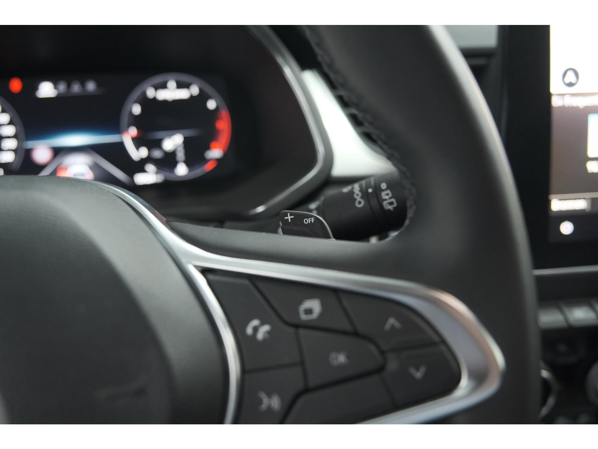 Renault Captur Mild Hybrid 140 EDC Techno | 360 Camera | 9.3 Inch Navigatie | Apple Carplay | 18 Inch Lichtmetalen Velgen